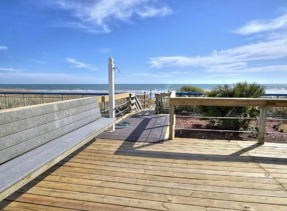 *Beautiful* Cherry Grove Large Oceanfront Condo Condominiums for Rent in North Myrtle Beach