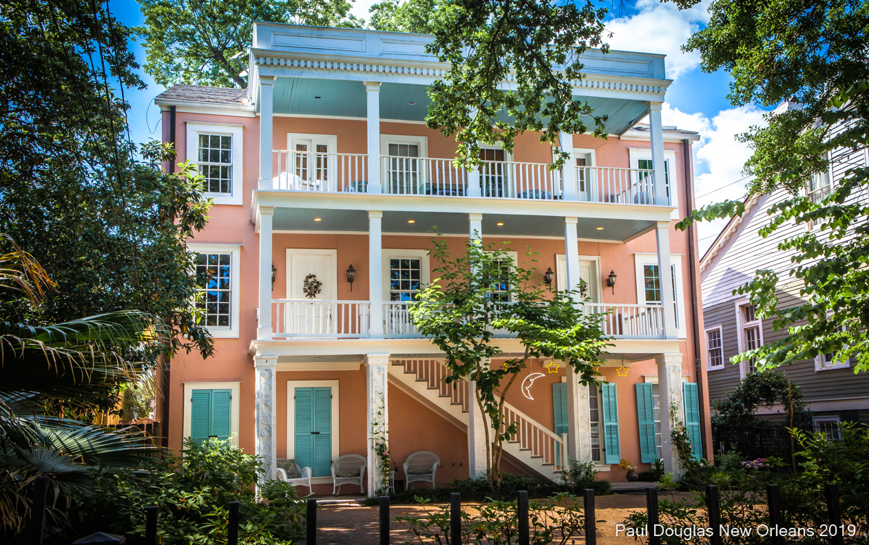 Garden District with gated parking fast wifi in Lower Garden District, New Orleans