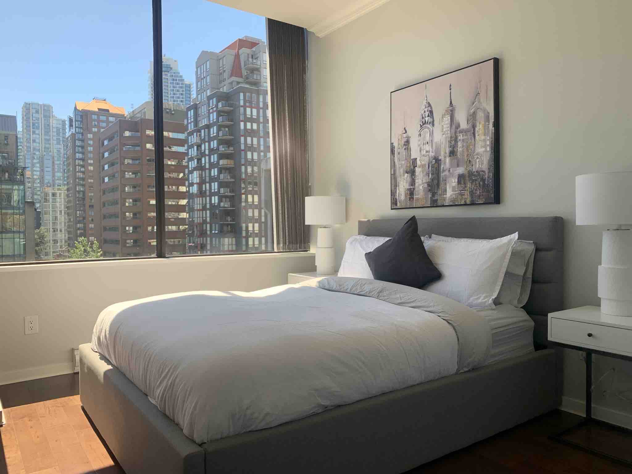 Bright One-Bedroom + Parking in heart of Core