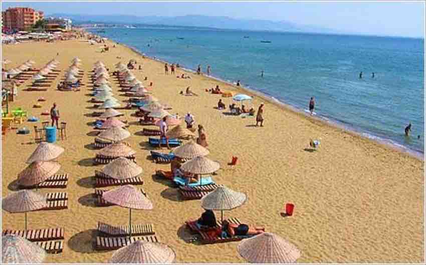 Sarımsaklı plajına yürüme mesafesinde büyük ev Ayvalık şehrinde