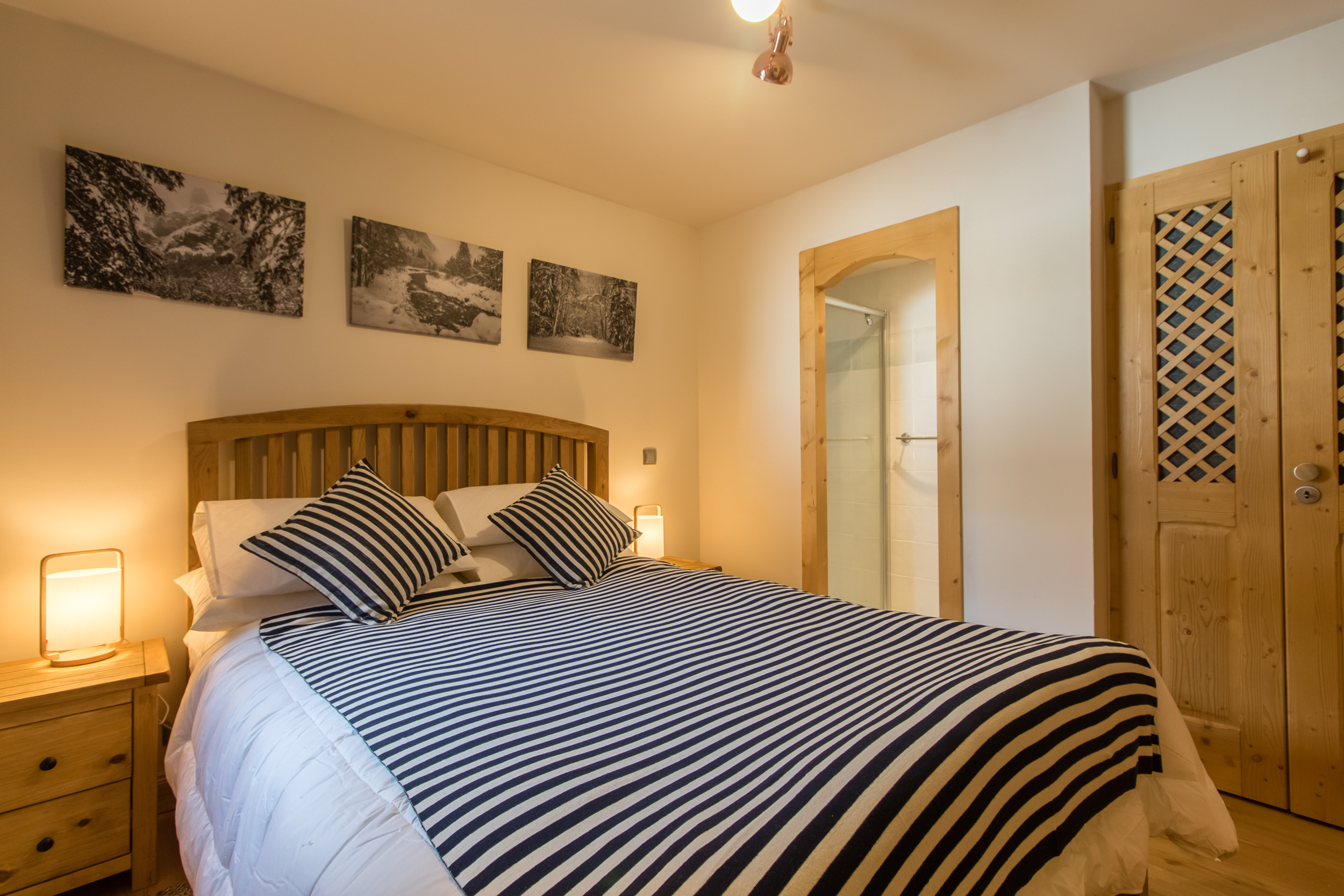 Luxury two-bedroom apartment & residents pool