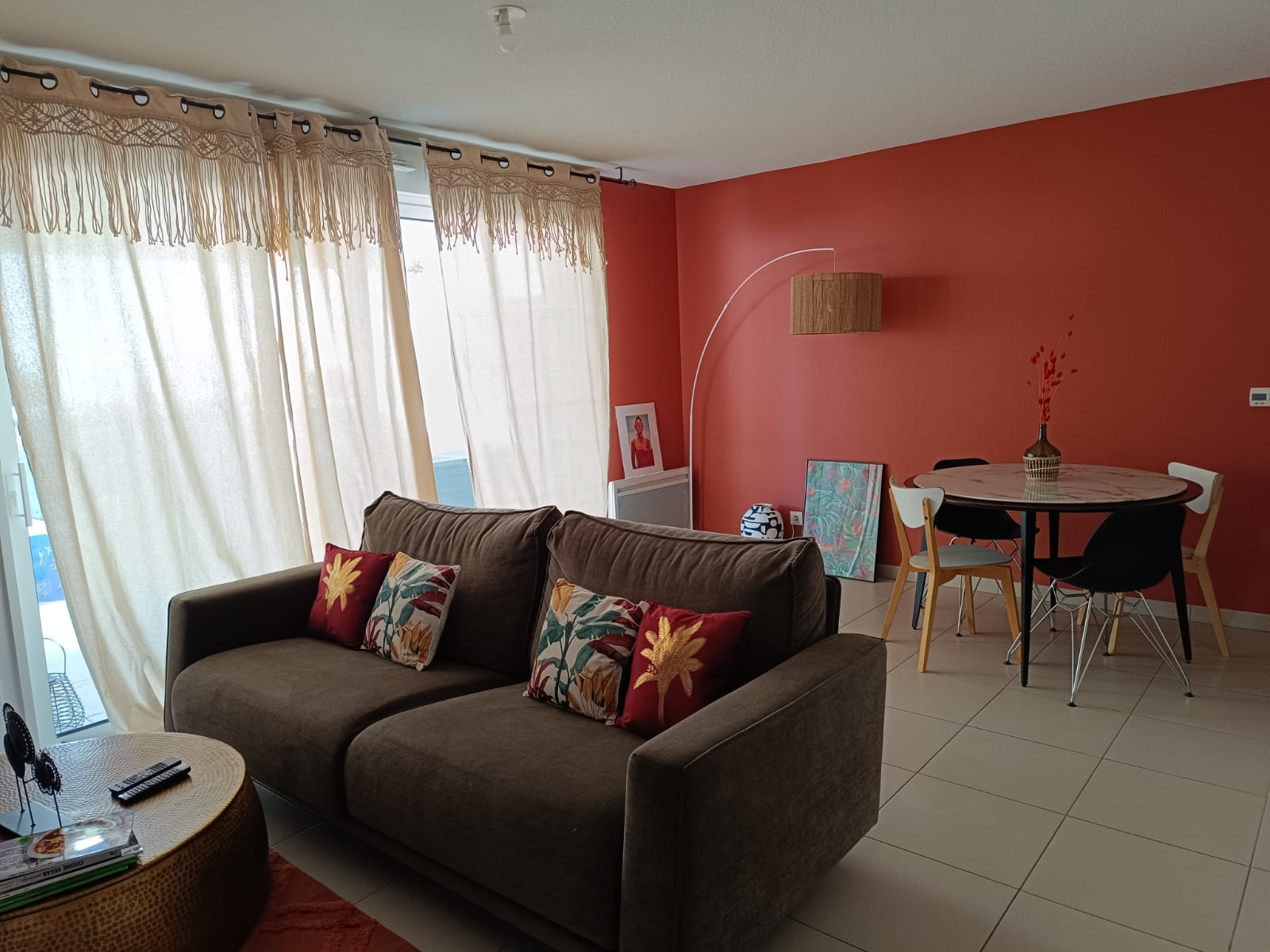 Cosy apartment with large terrace and garden