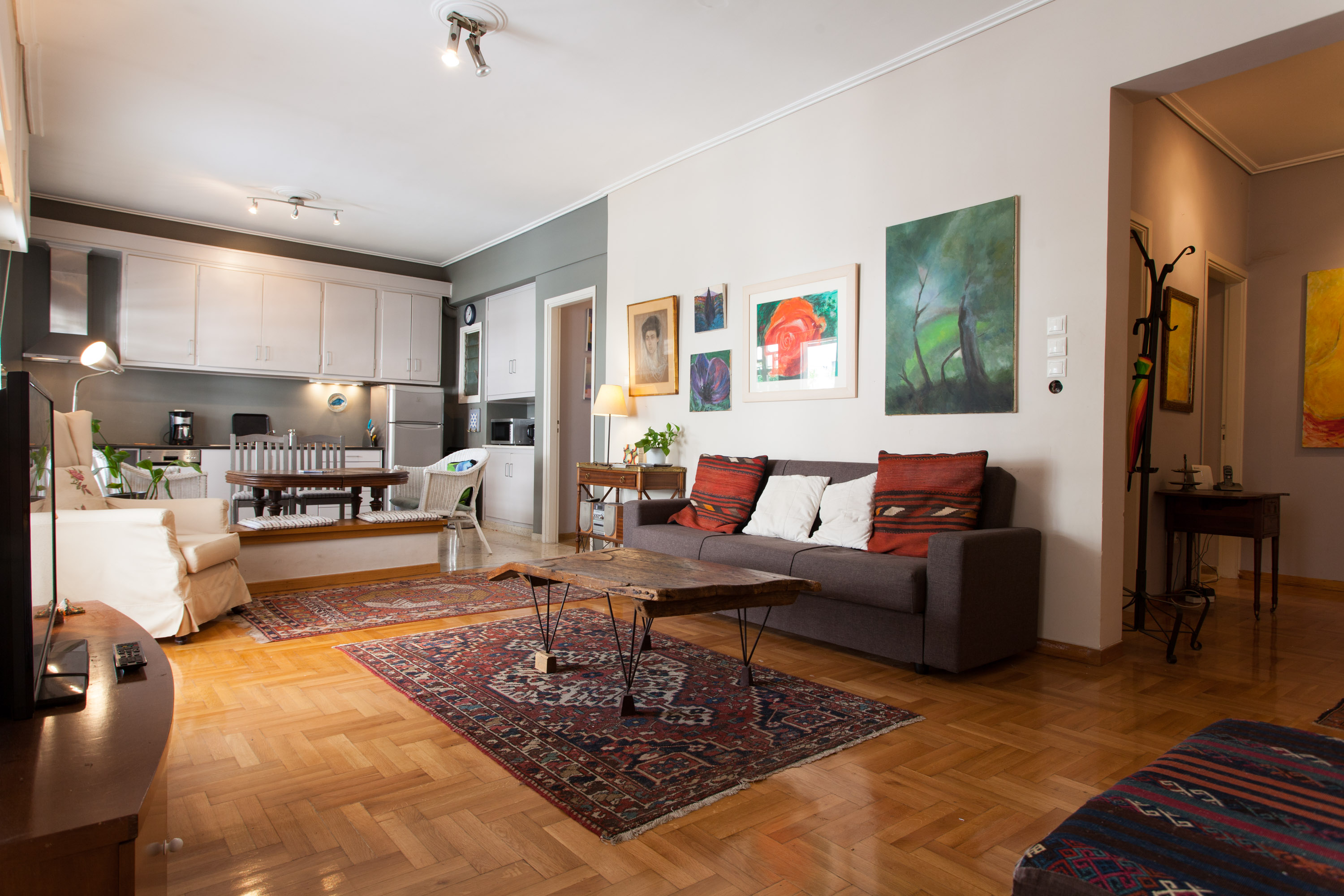 Athens center, artist's apt. for 4 in ΛΥΚΑΒΗΤΤΟΣ, Athens