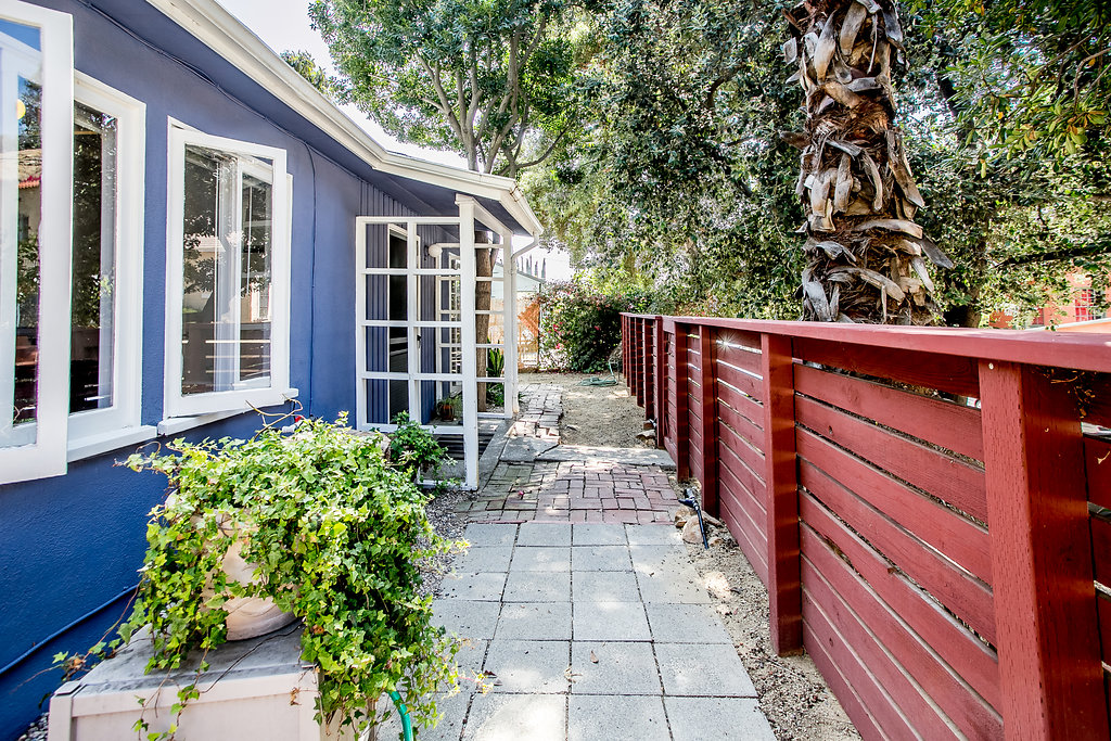 Glassell Park Retreat – Walkable + Outdoor Space in Glassell Park, Los Angeles