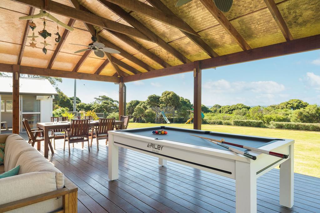 Superb Beachfront Shack in Cowes