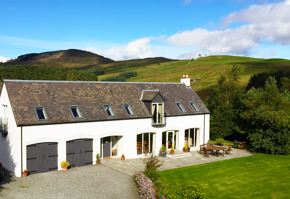 Scenic & Cosy Luxury Rural Hideaway Houses for Rent in Bridge of