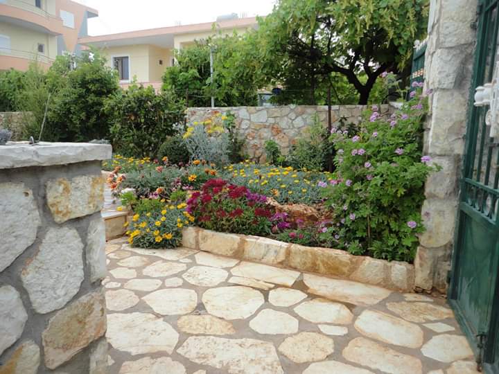 Nice room with garden-2.