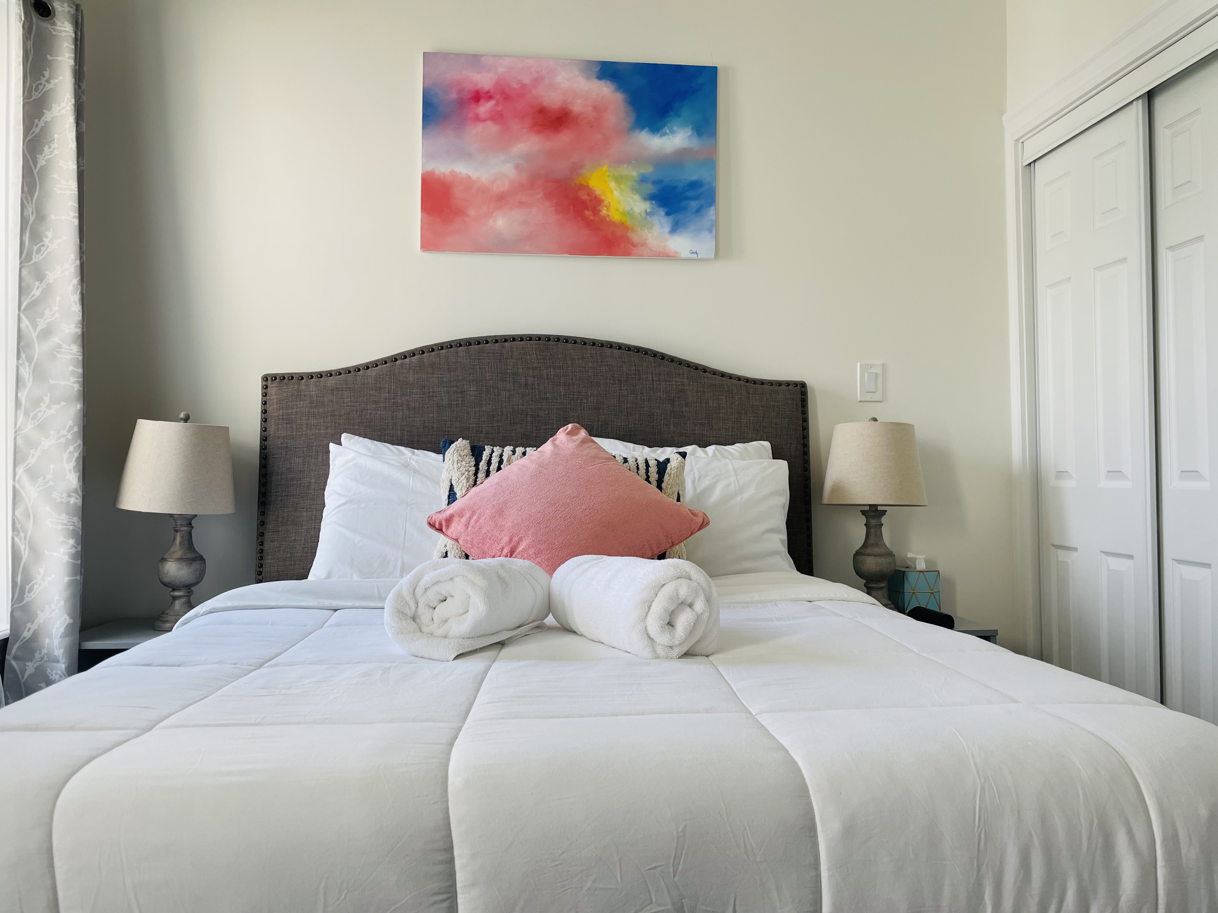 Peaceful bedroom in upscale apartment in East Boston, Boston