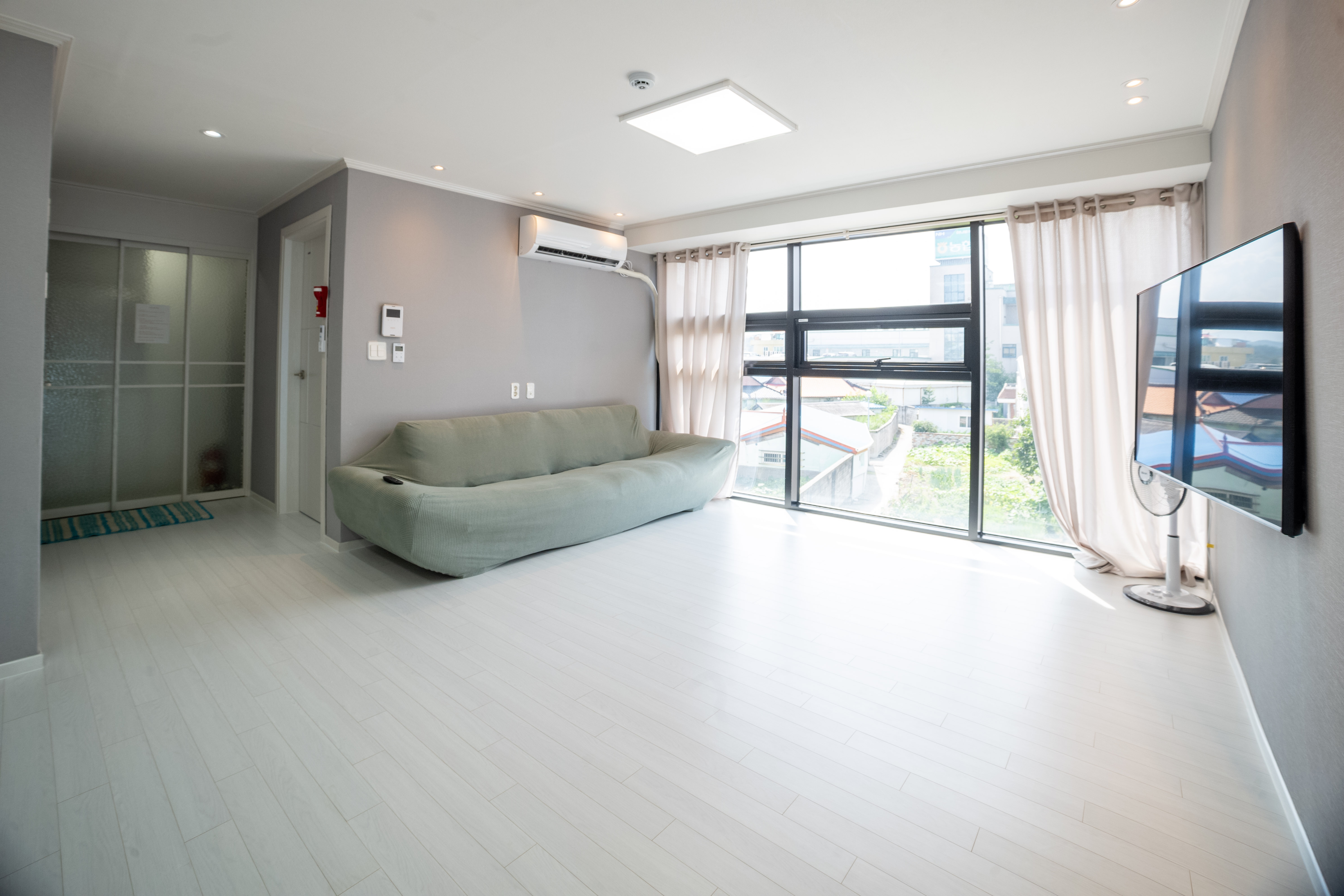Gangneung Jumunjin Beach Walk
Mart, spacious living room, children, public transportation groups, separate inquiries
City center/internal parking/washing machine