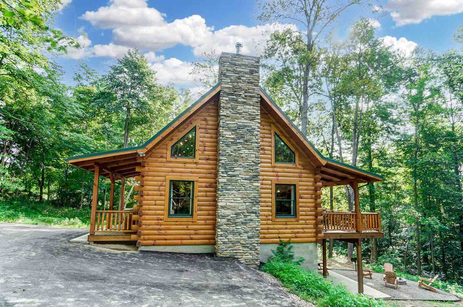 Log Hollow Spacious & Secluded Luxe Log Cabin Cabins for Rent in