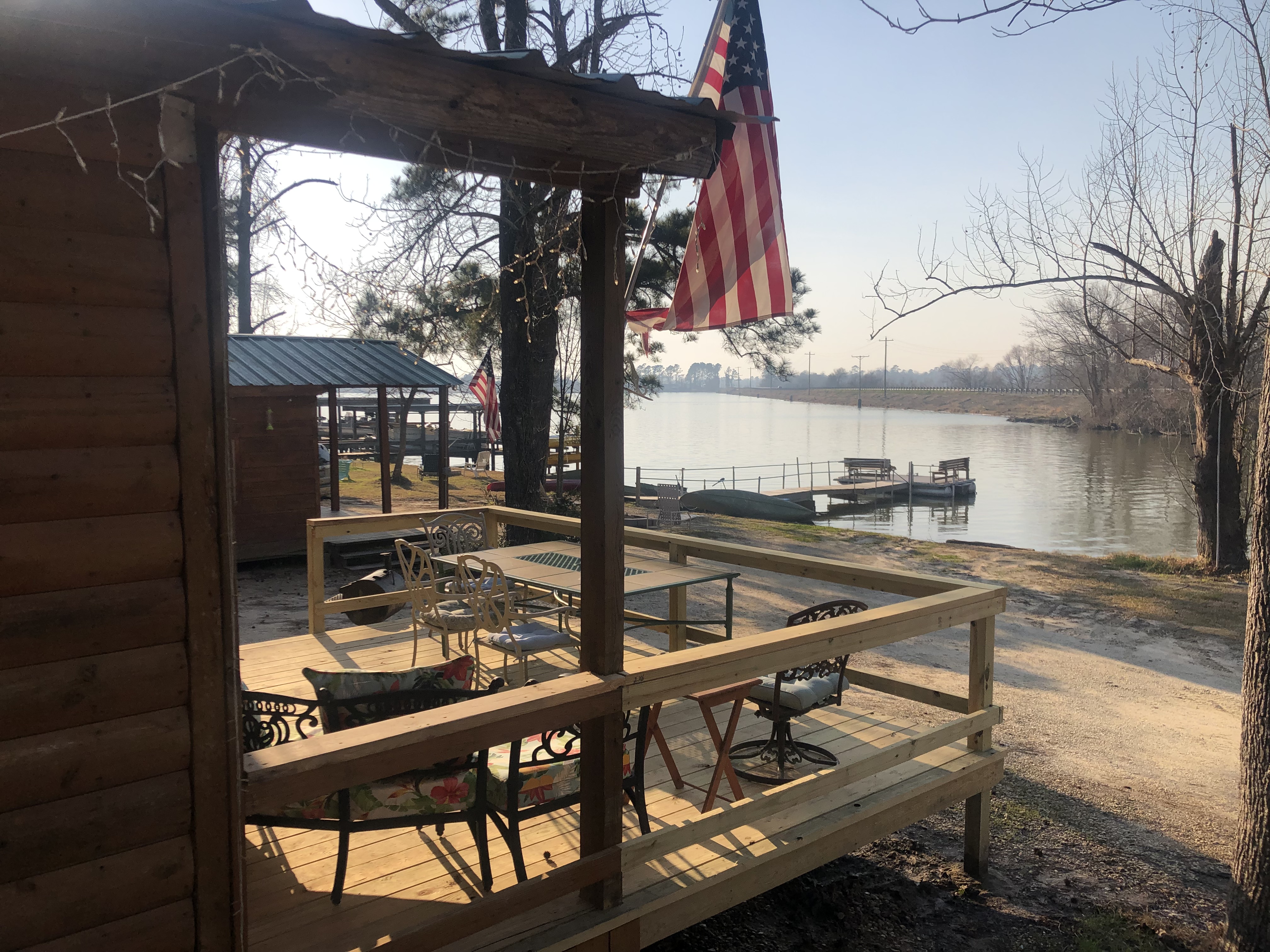 Cabin #2, Waterfront, Lake Livingston, Tx