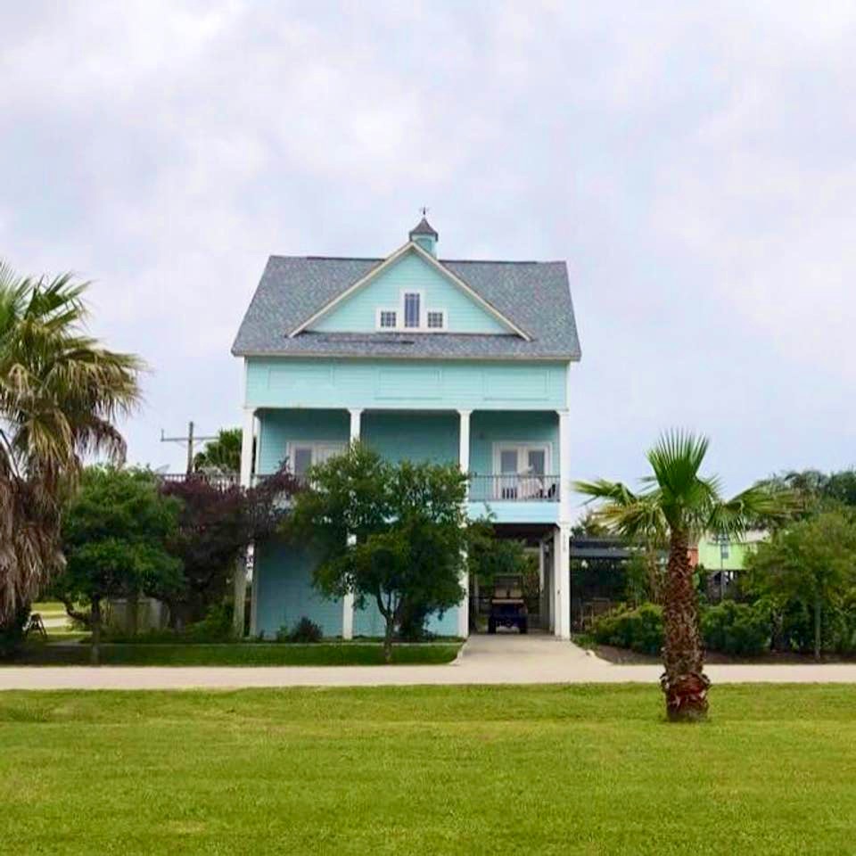 Over The Rainbow Beach House Private Pool Houses for Rent in Bolivar Peninsula, Texas