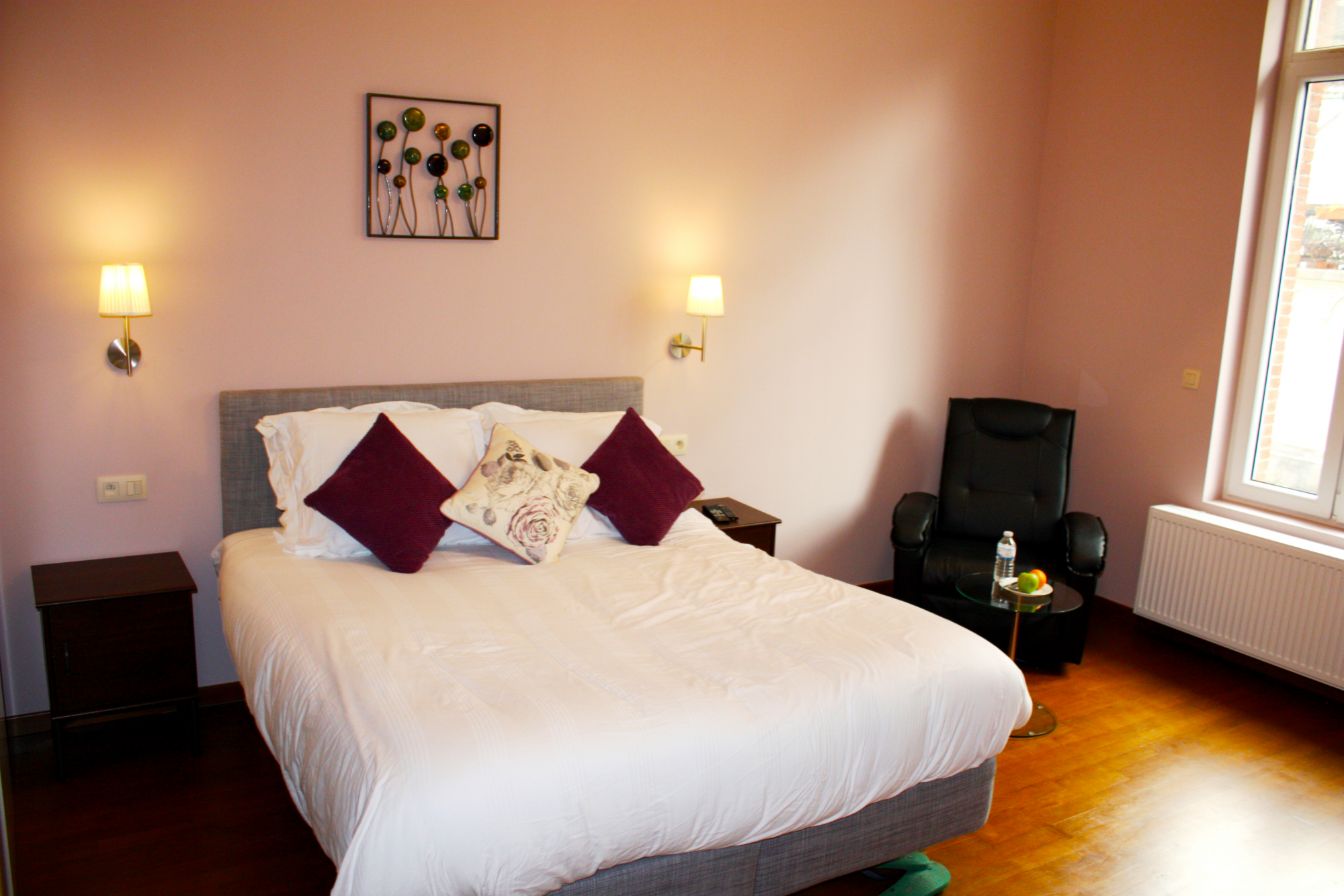 Heart EU! Only Kitchen Shared. Deluxe Ensuite Bath in Bruxelles, Brussels