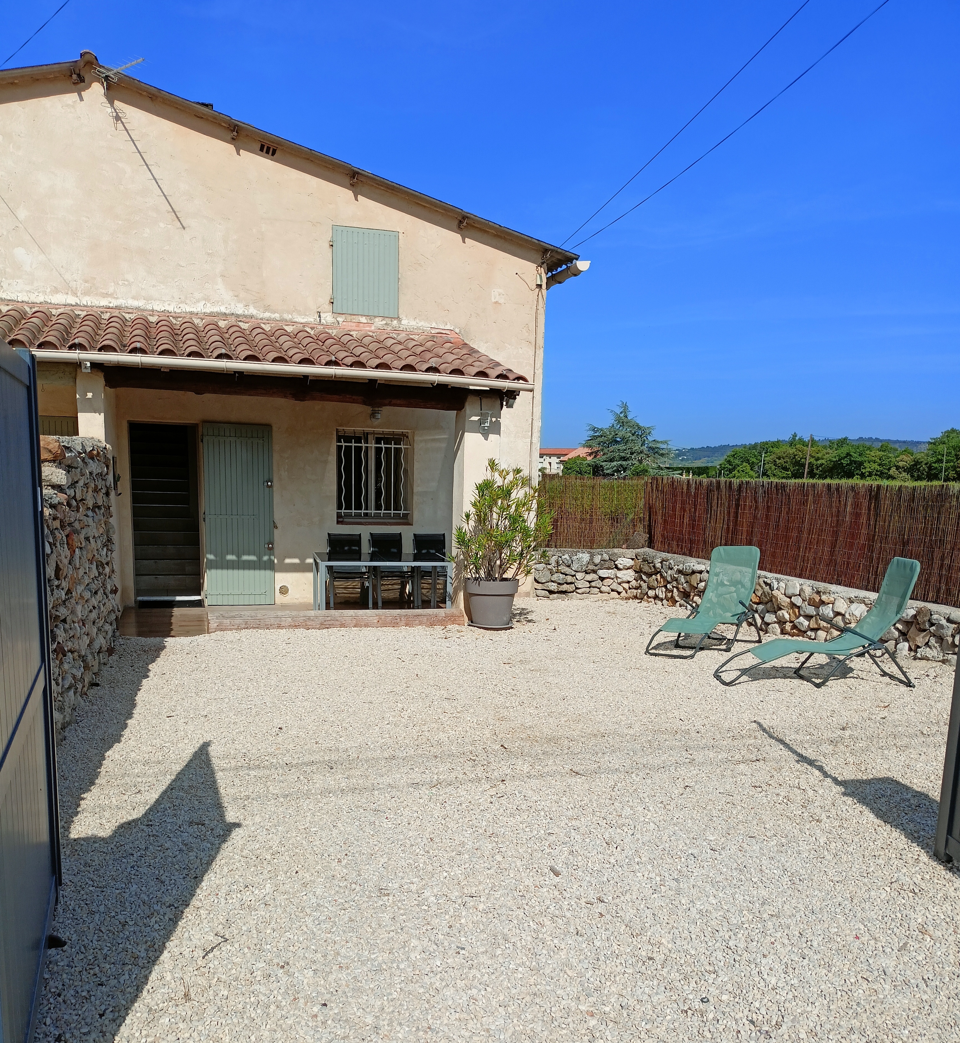 Pleasant quiet accommodation at the foot of Mont Ventoux
