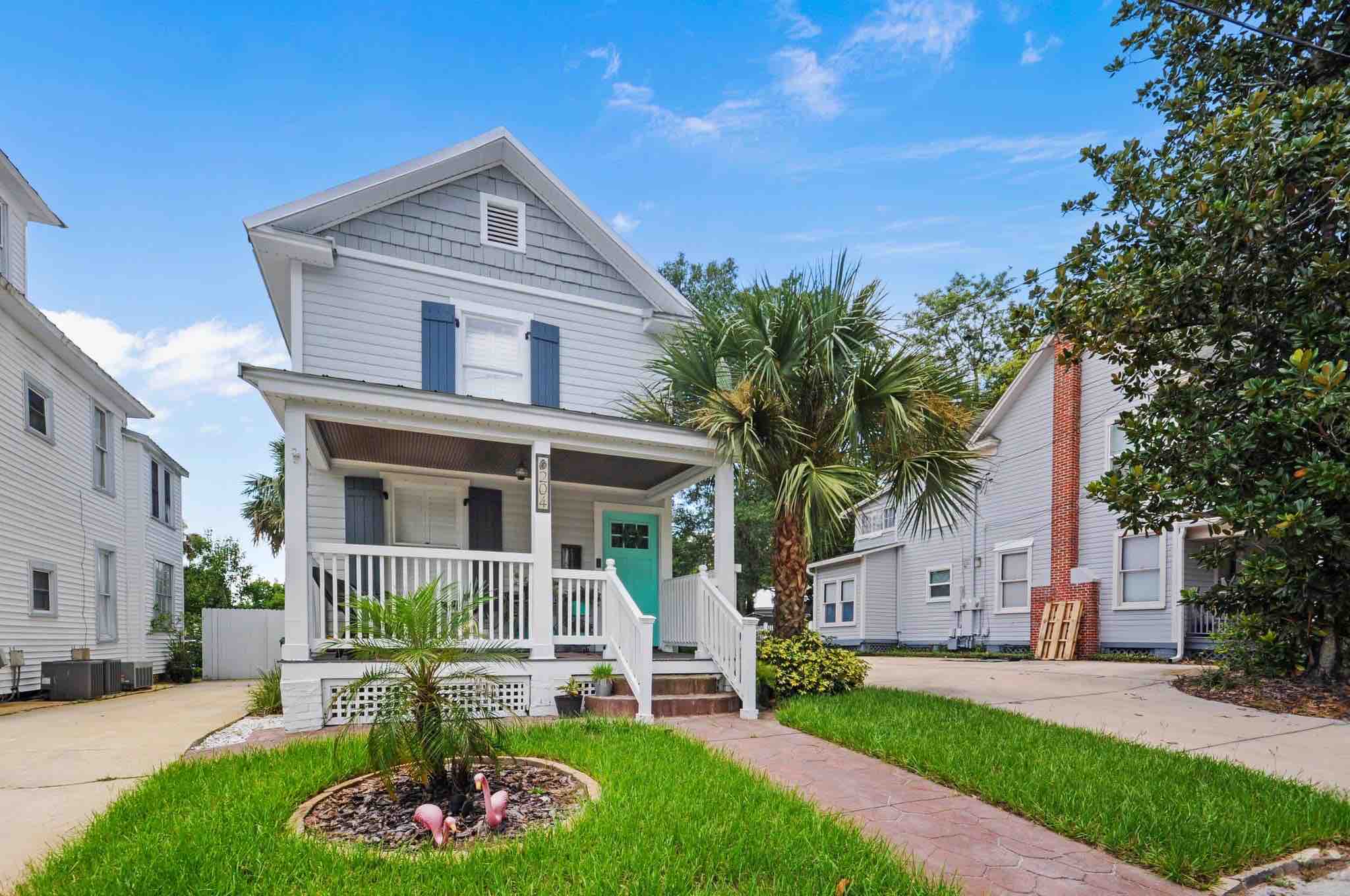 Walkable Downtown DeLand Coastal Cottage
