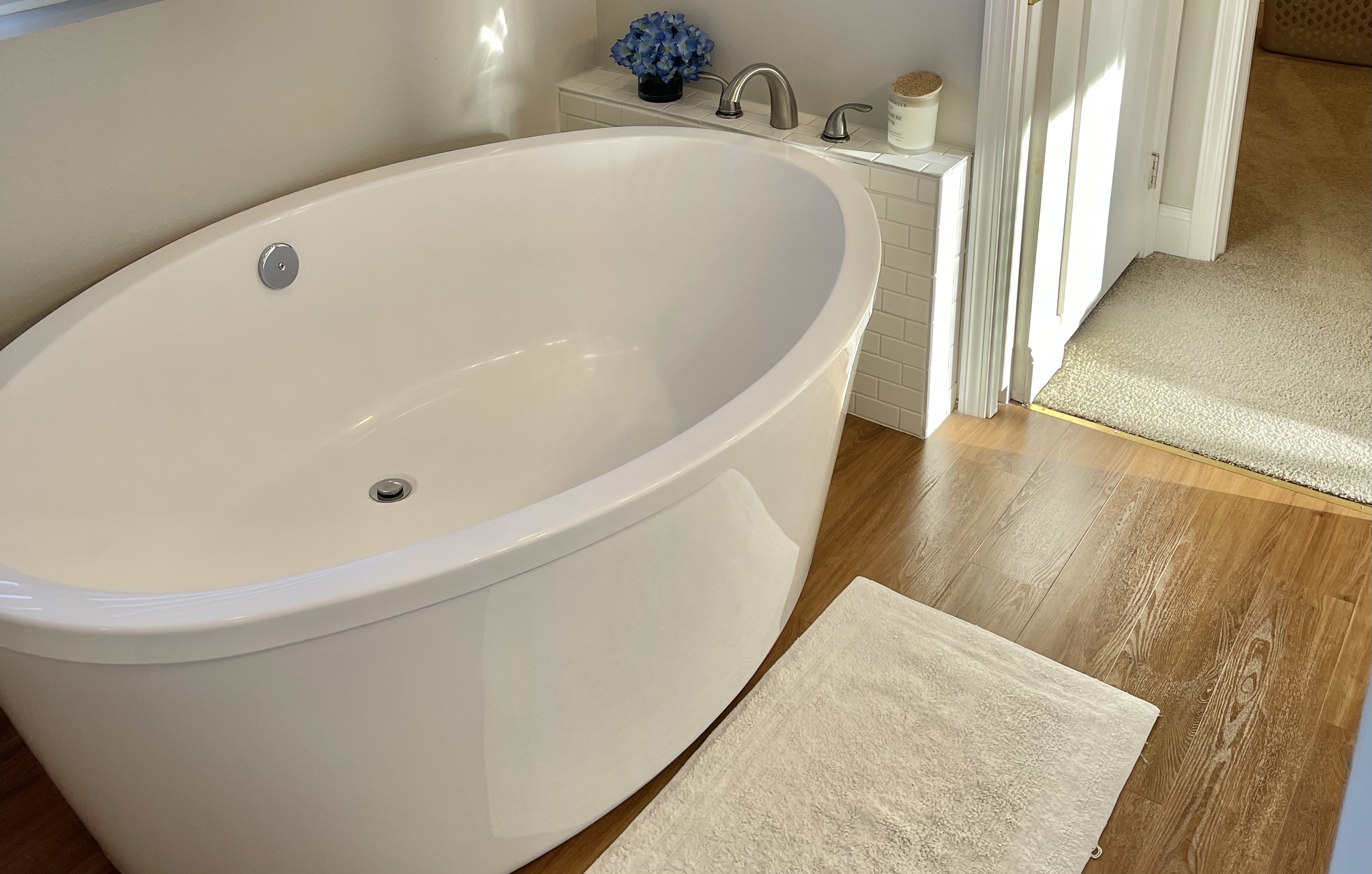 Gorgeous Master Suite Home - Business travel ready