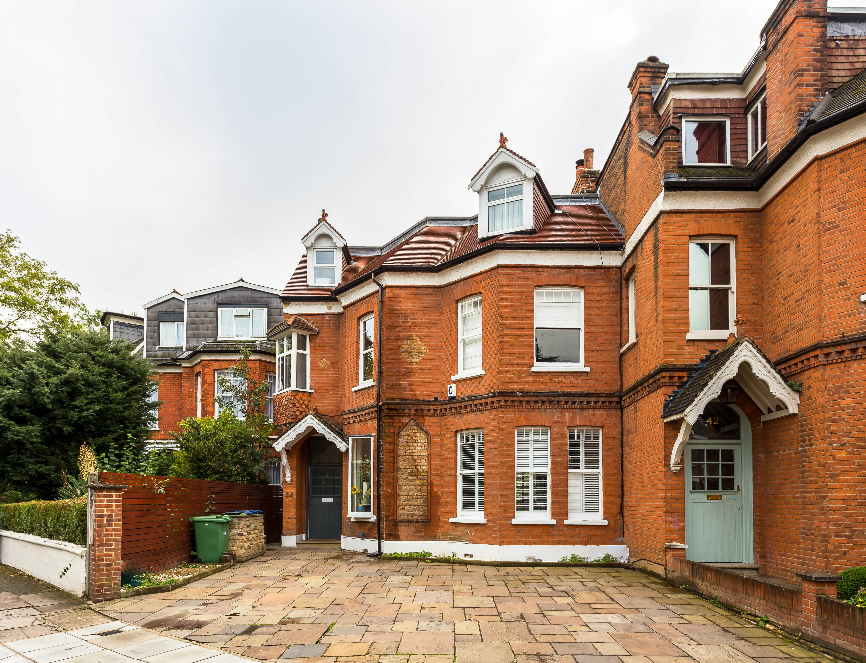 Luxury W. London 6 bedroom + heated swimming pool! Houses for Rent in