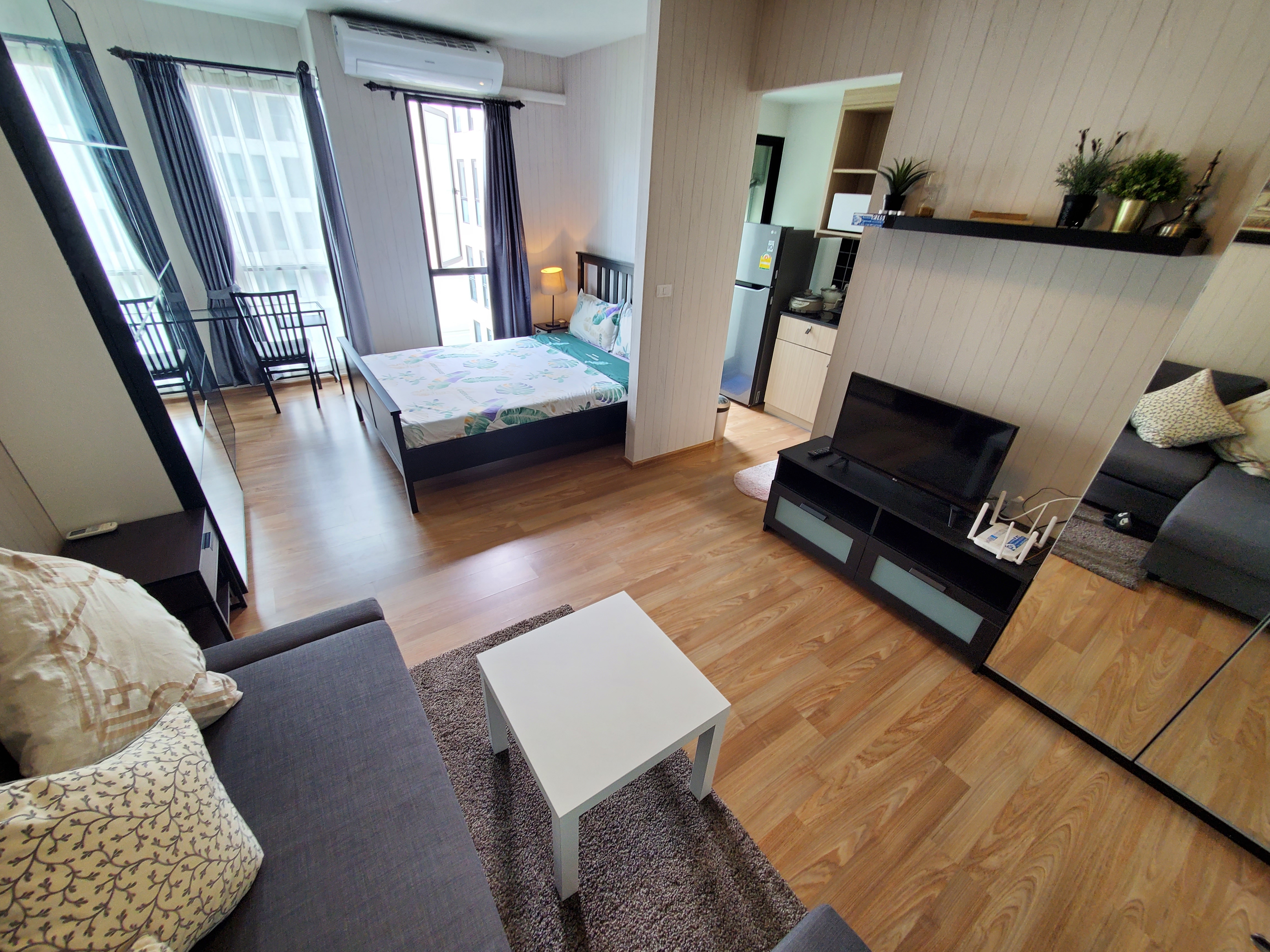 Sukhumvit Main Road, BTS: Bearing Skytrain, Comfortable, Good Value, 100% Recommended!