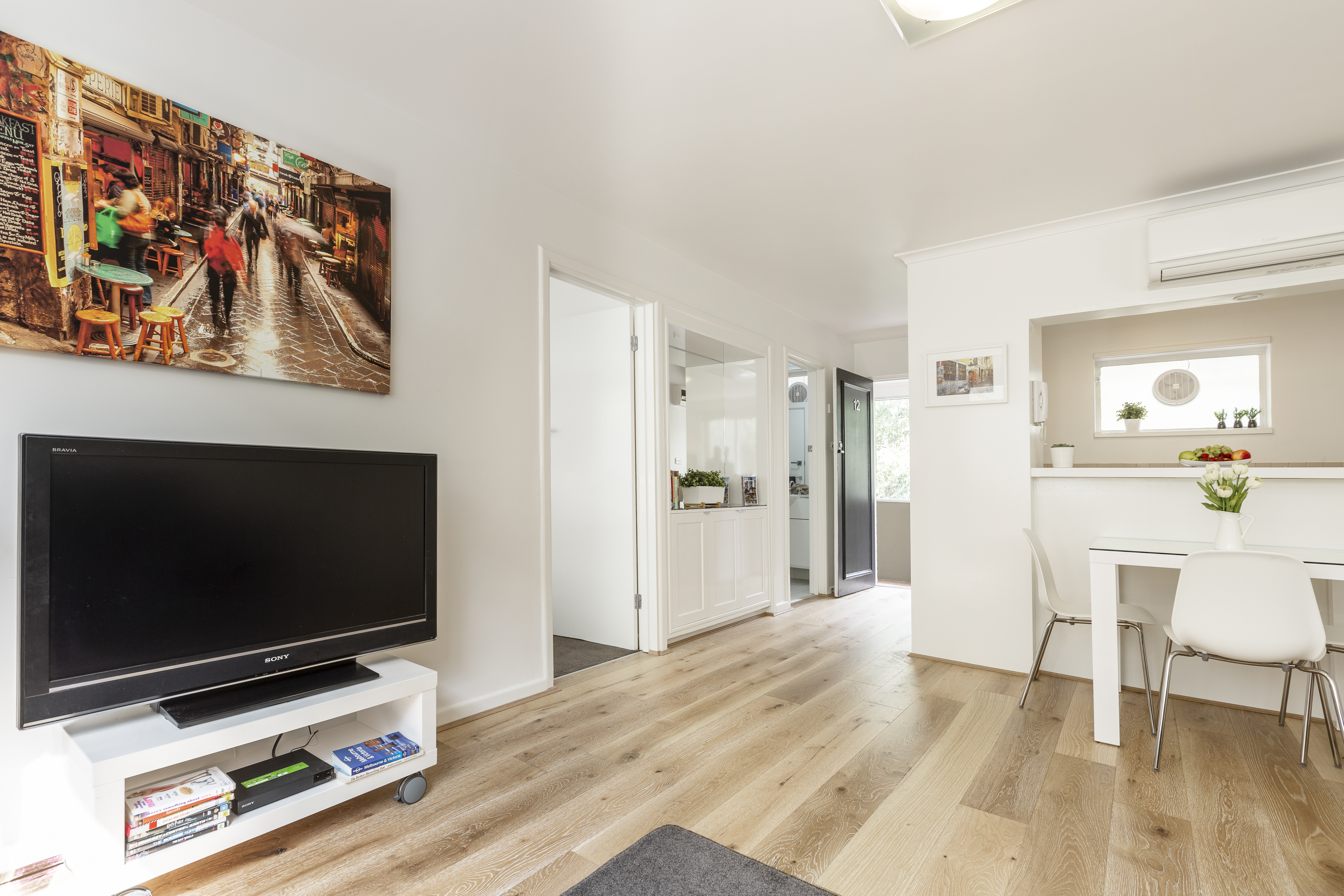 Renovated Central Spacious Full Kitchen Fast Wifi in Stonnington, Melbourne