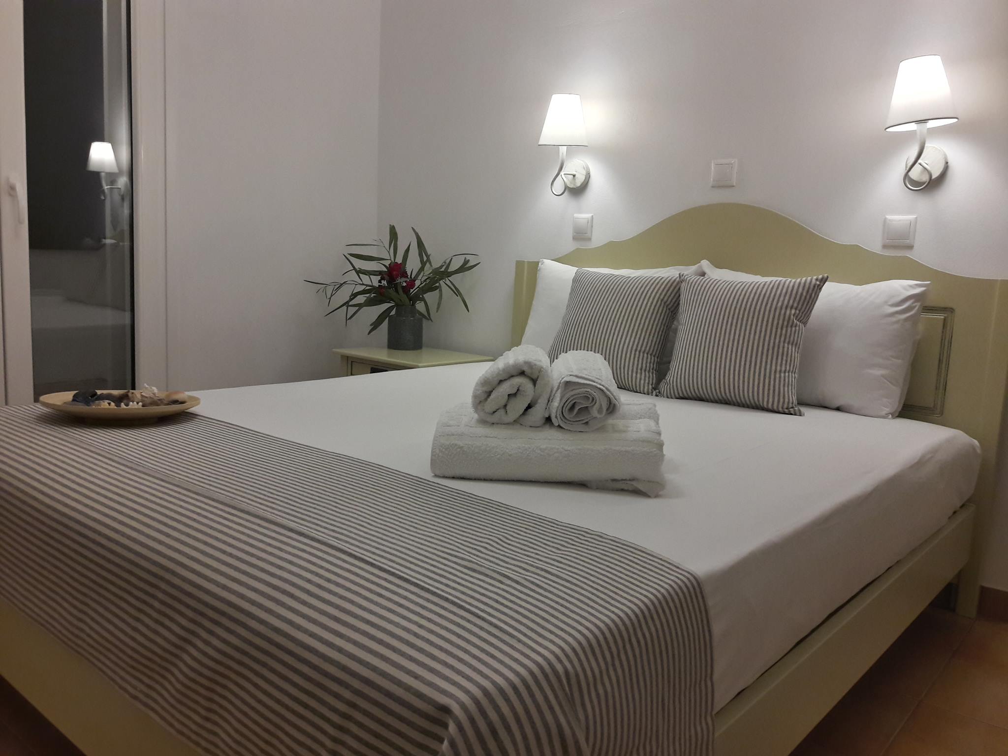 Stavento West-Double bedroom flat 2 with sea view