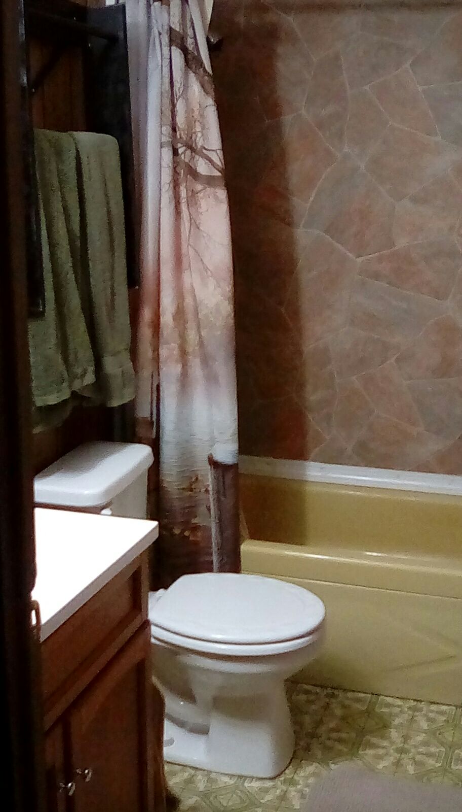 to the Lake Open May 22 Cabins for Rent in Eveleth, Minnesota