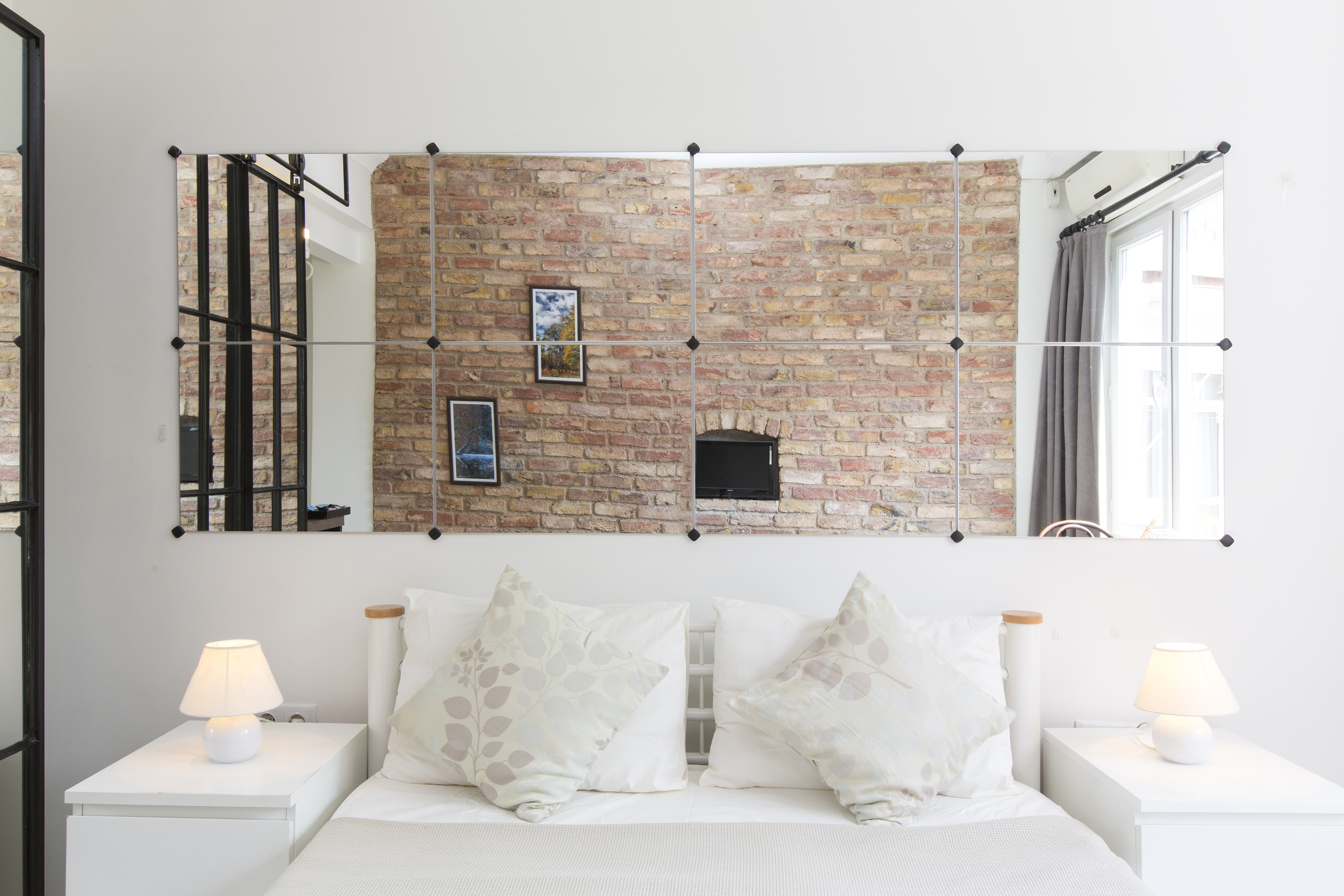 Mirror Apartment in the Heart of the City