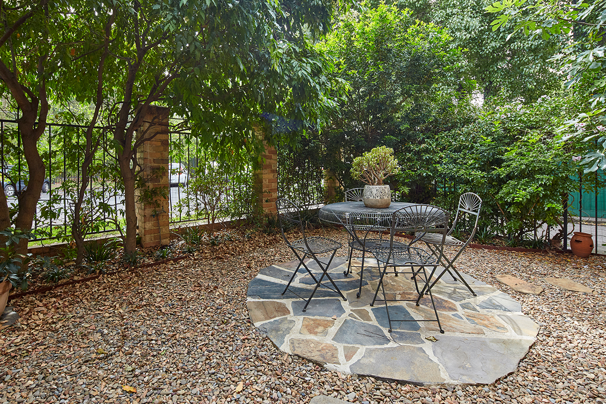 St Kilda Gardens Sunny, Nth Facing, Pet Friendly in Port Phillip, Melbourne