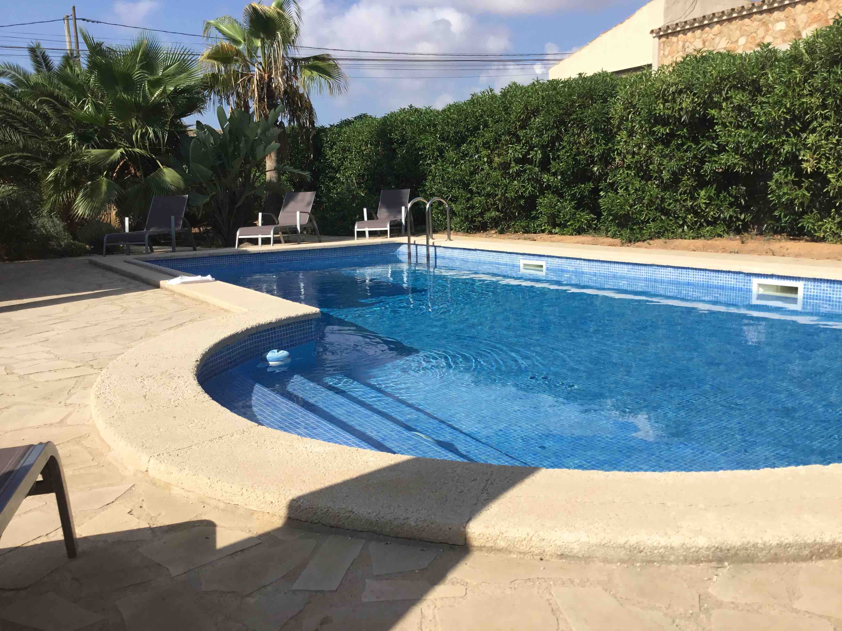 House with pool, 5 pax. full equipment.