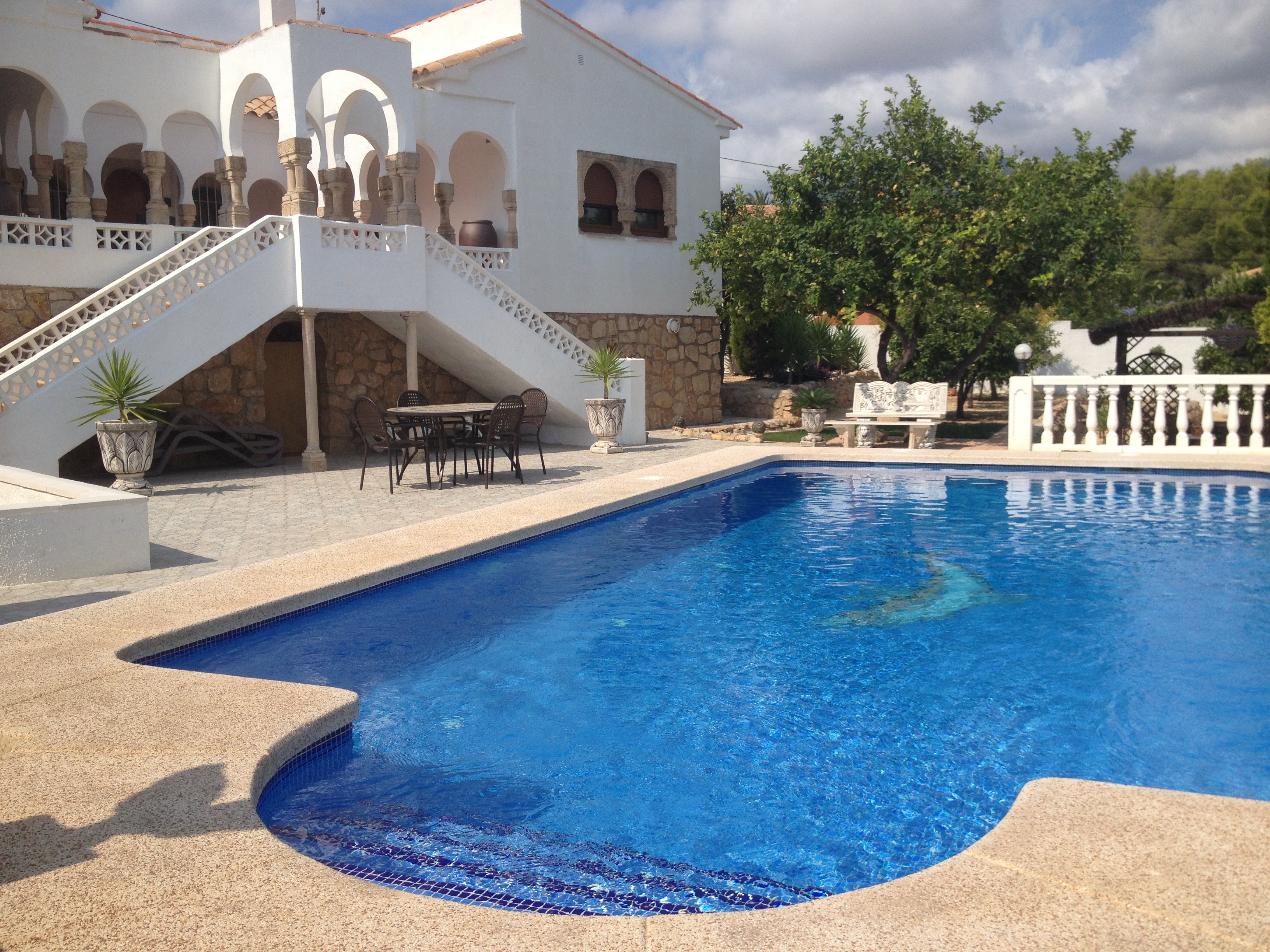 Villa in Alfaz del Pi with large garden and pool