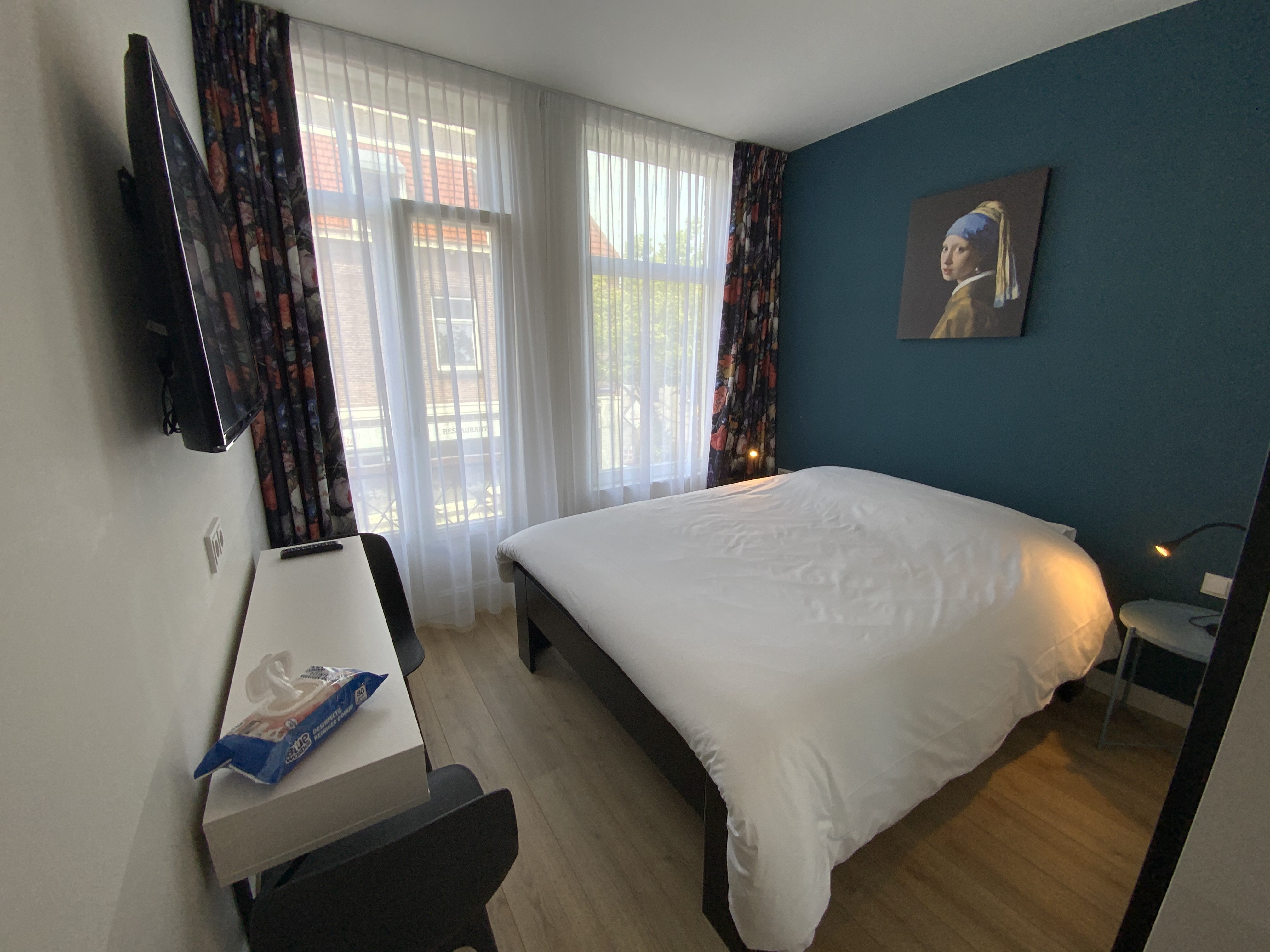 Cosy new room, private bathroom โ Amsterdam stay