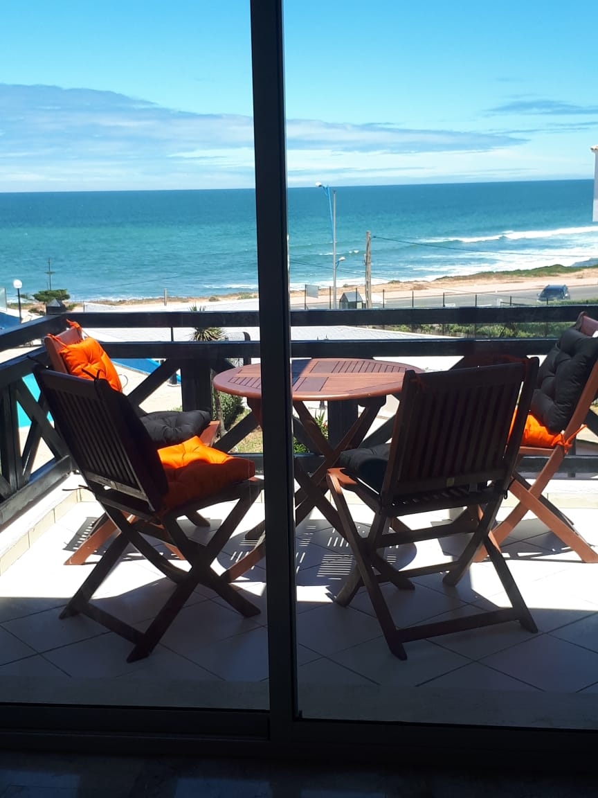 Beautiful beachfront apartment TAMARIS.