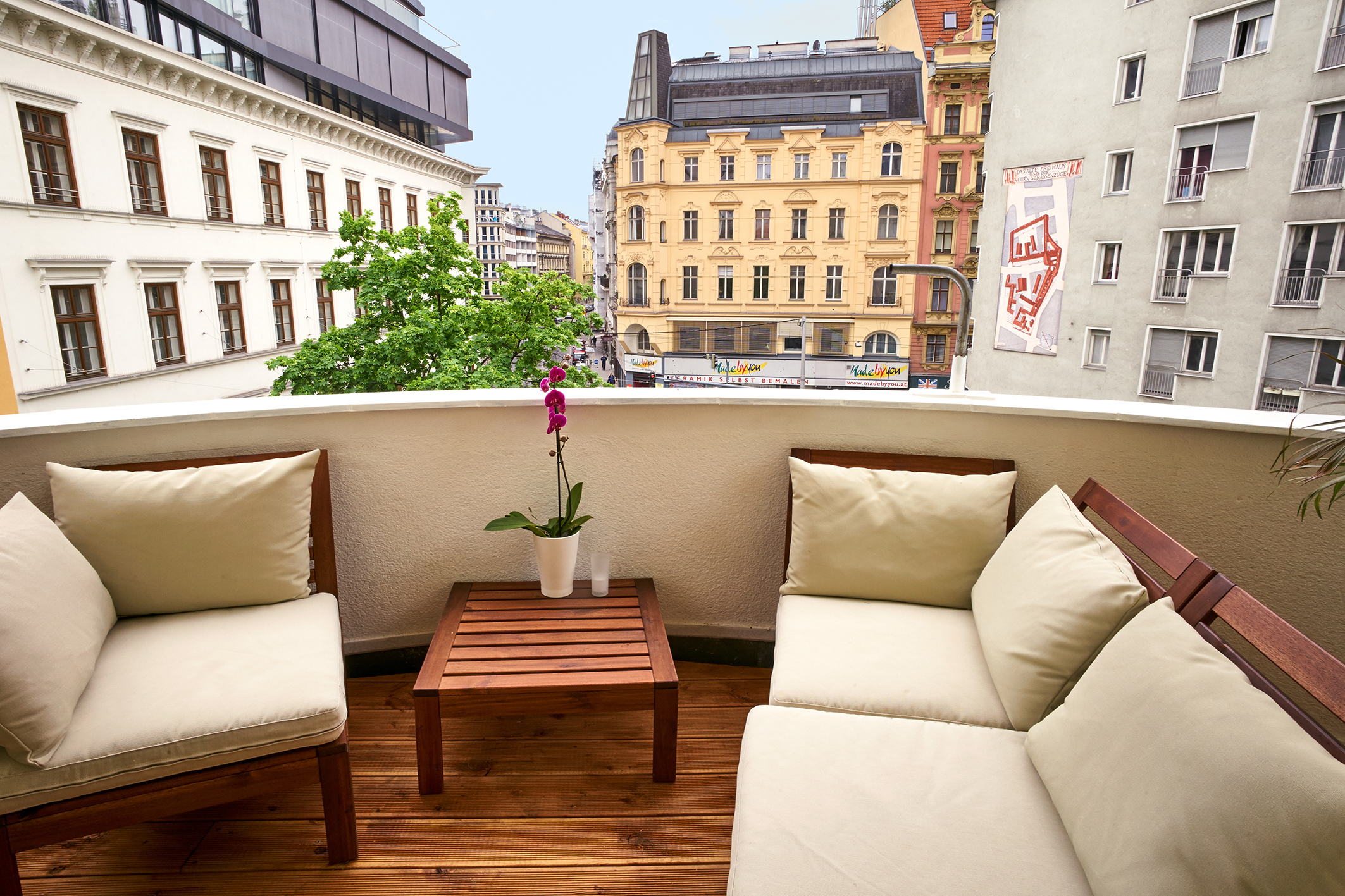 Balcony Apartment - Opera Alley City Center