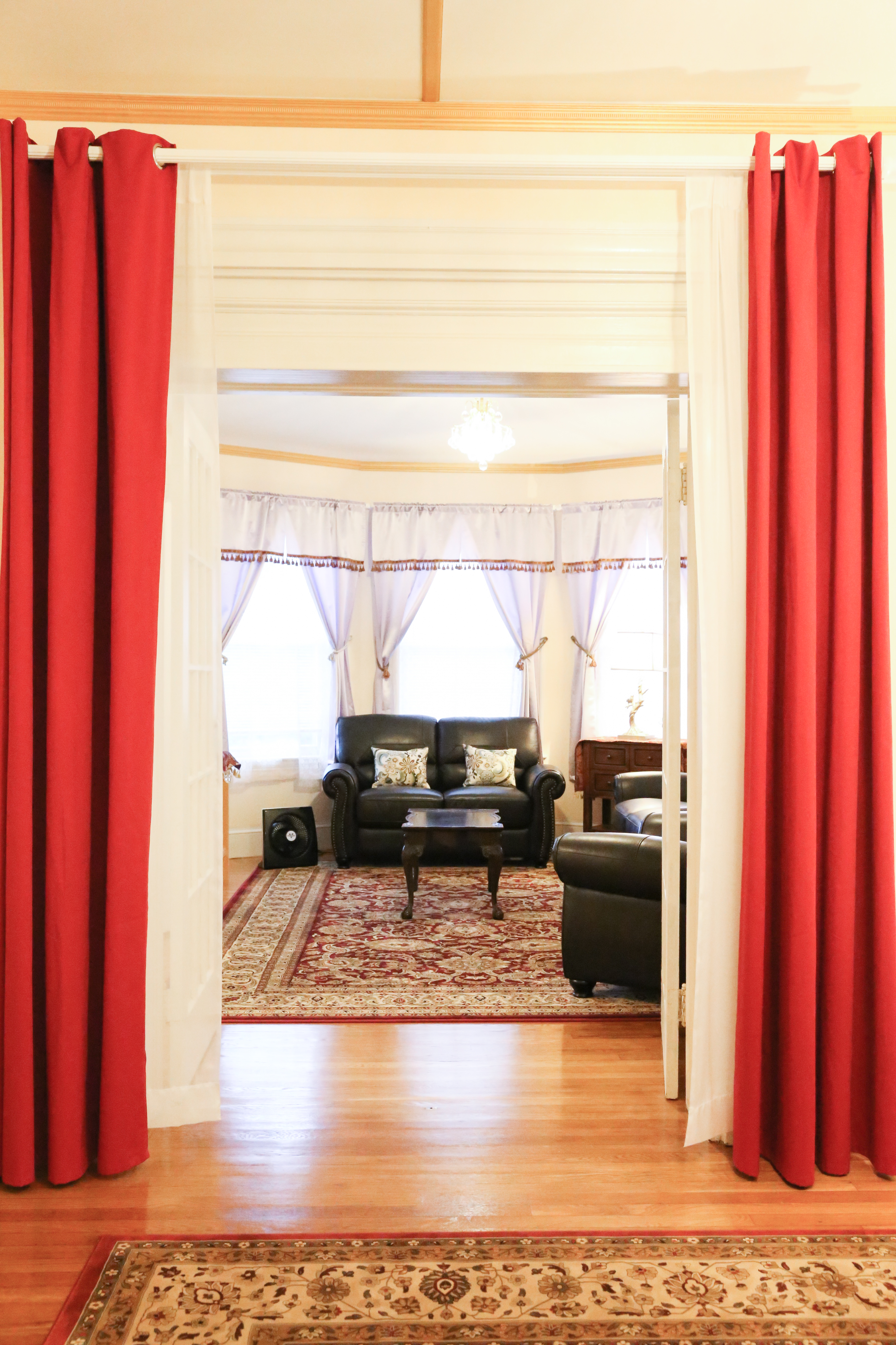 Bright and Spacious 3 BedR., 1 bath