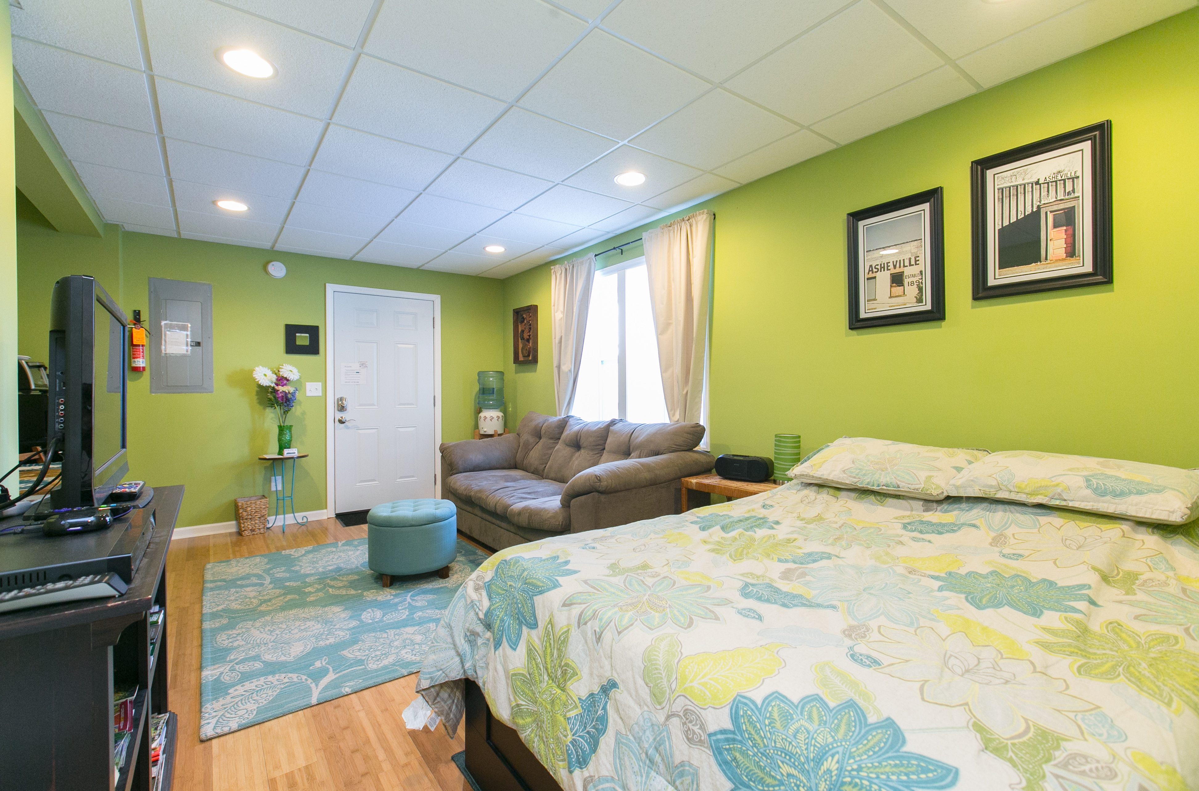 Private studio near downtown, Biltmore & breweries in 28803, Asheville