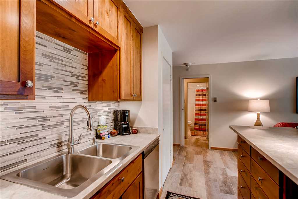 Vail SkiIn SkiOut Sleeps 4 with hot tub & pool Apartments for Rent