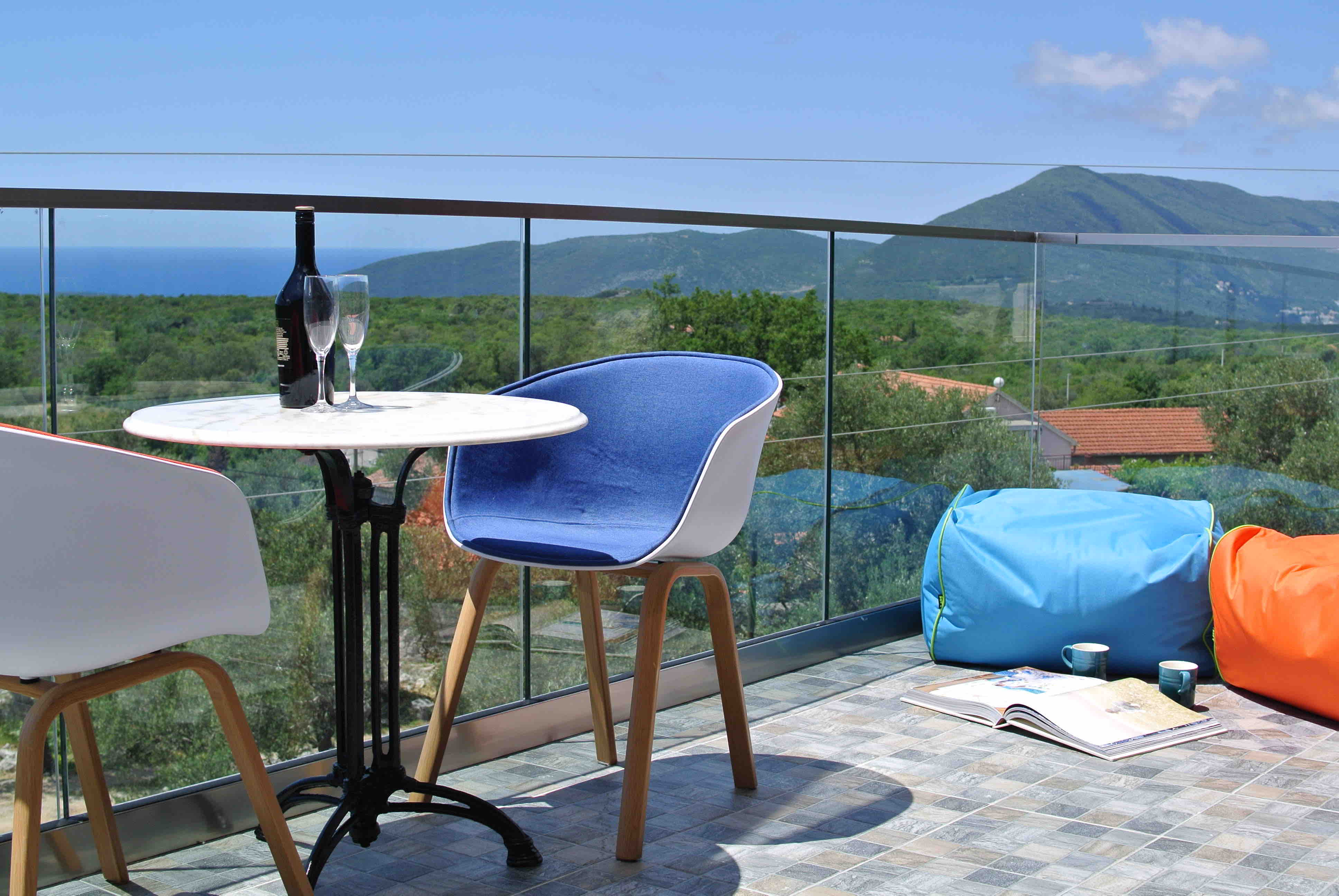 Strawberry  Tree Villa Studio Apartment 1