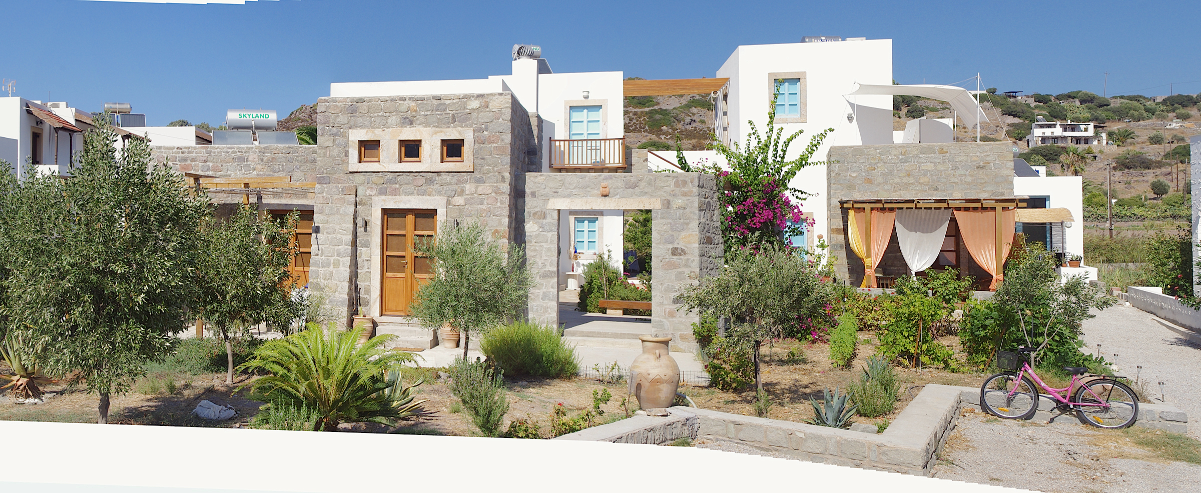 House ASPRI in Villa Patmos Netia