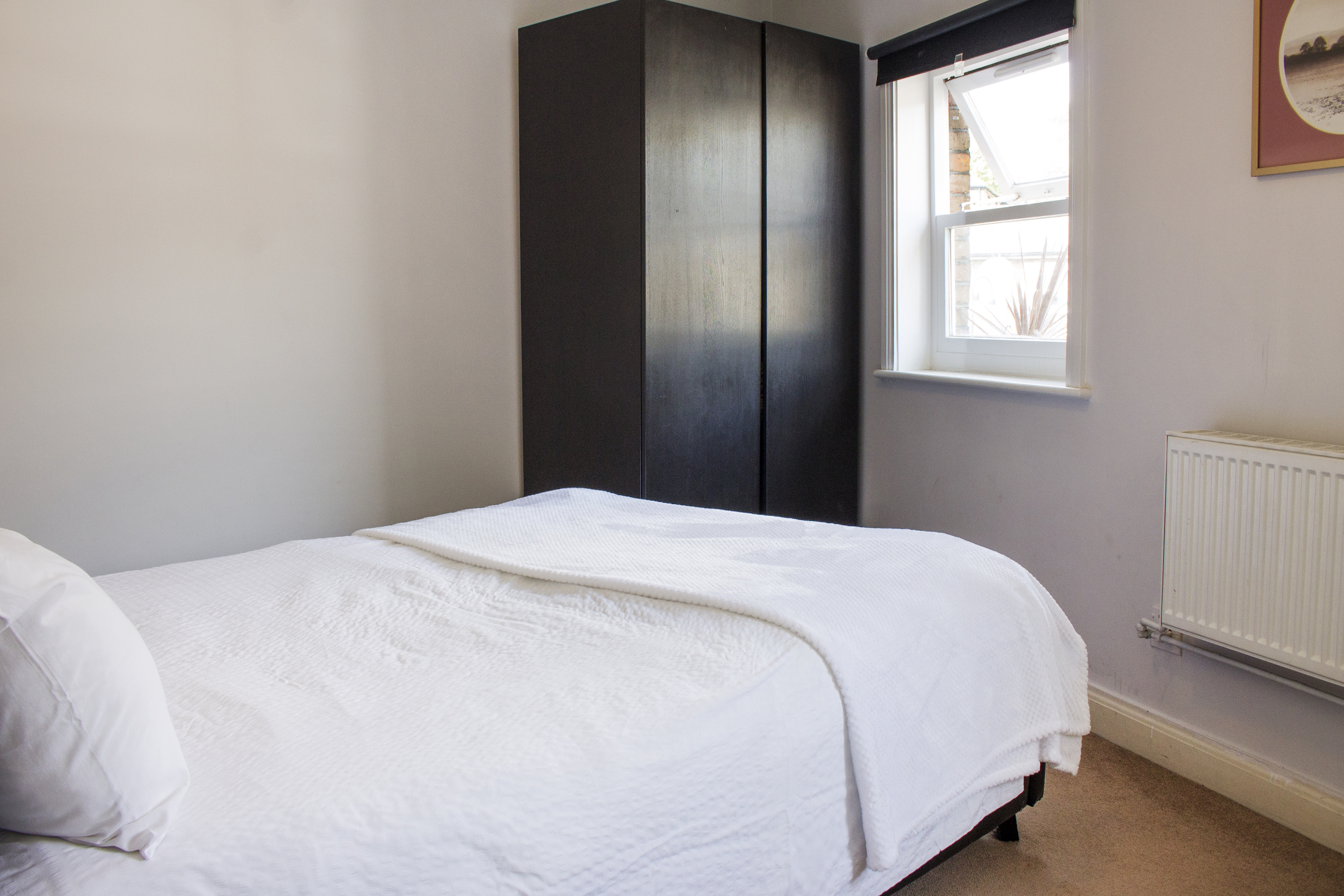 Double Bedroom Near to Oval Station.