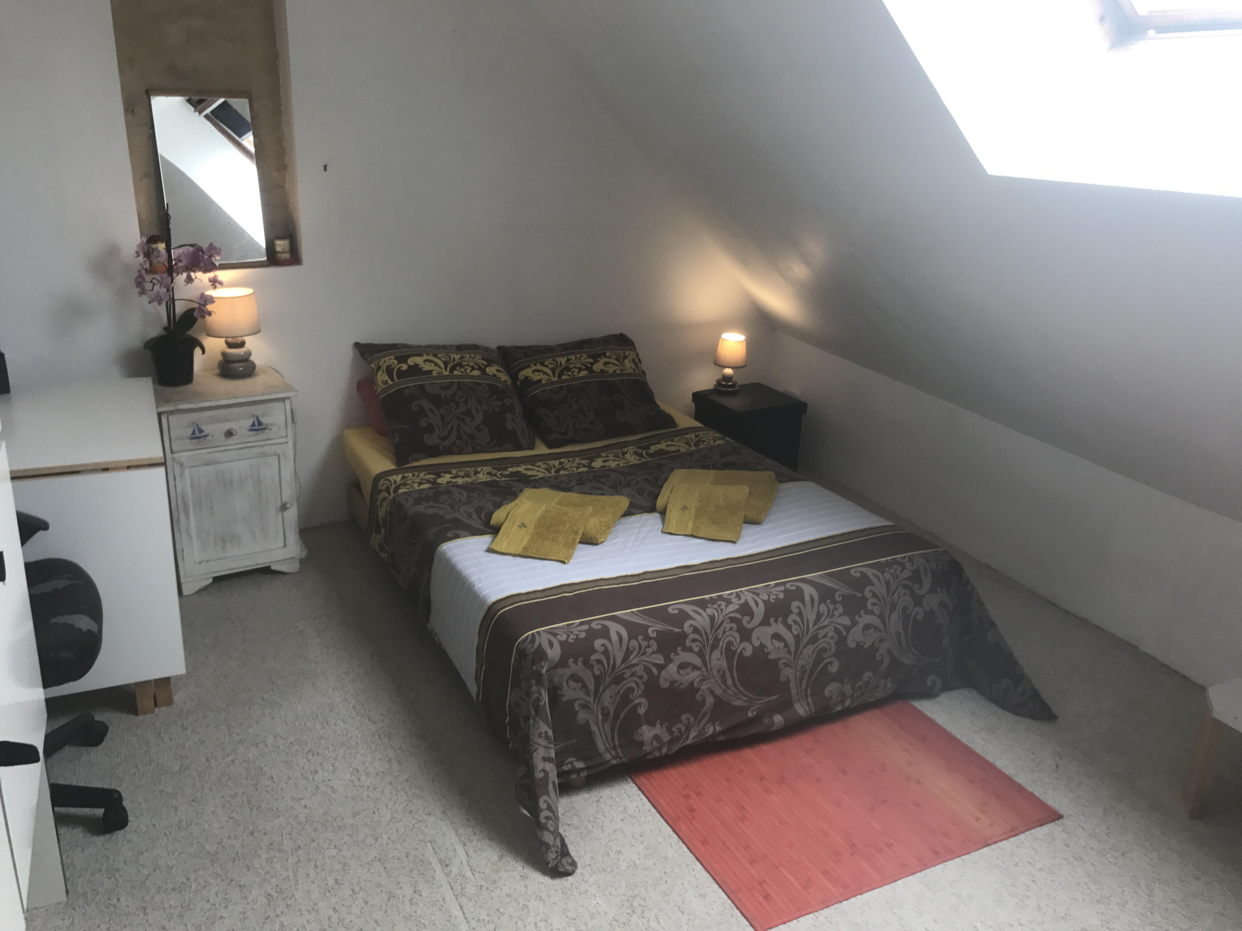 Chambre cosy sous pente dans une ancienne ferme - Casas en renta Chambre cosy sous pente dans une ancienne ferme - Casas en renta