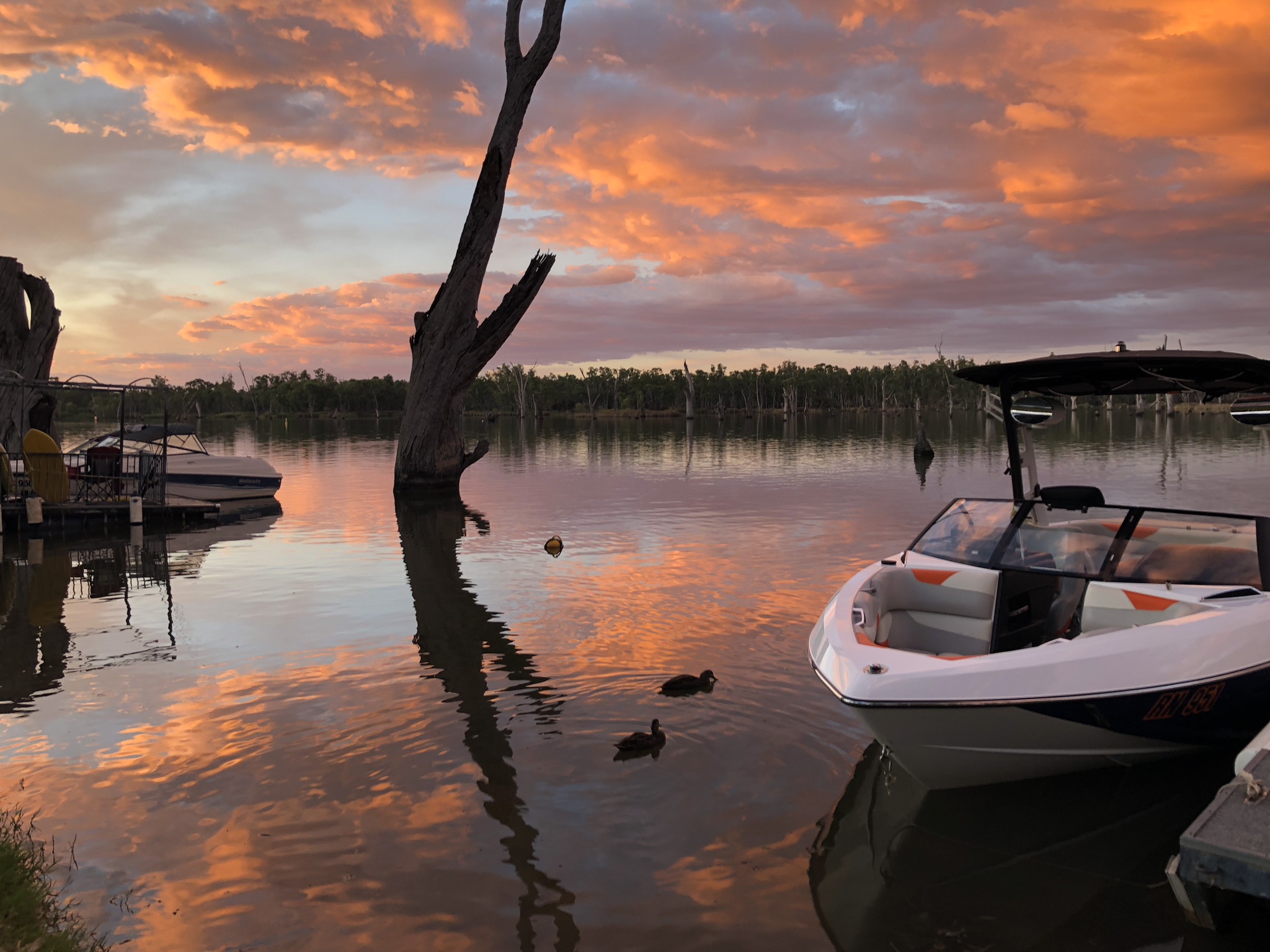 Allure Waters Bundalong Own Private Jetty. Houses for Rent in