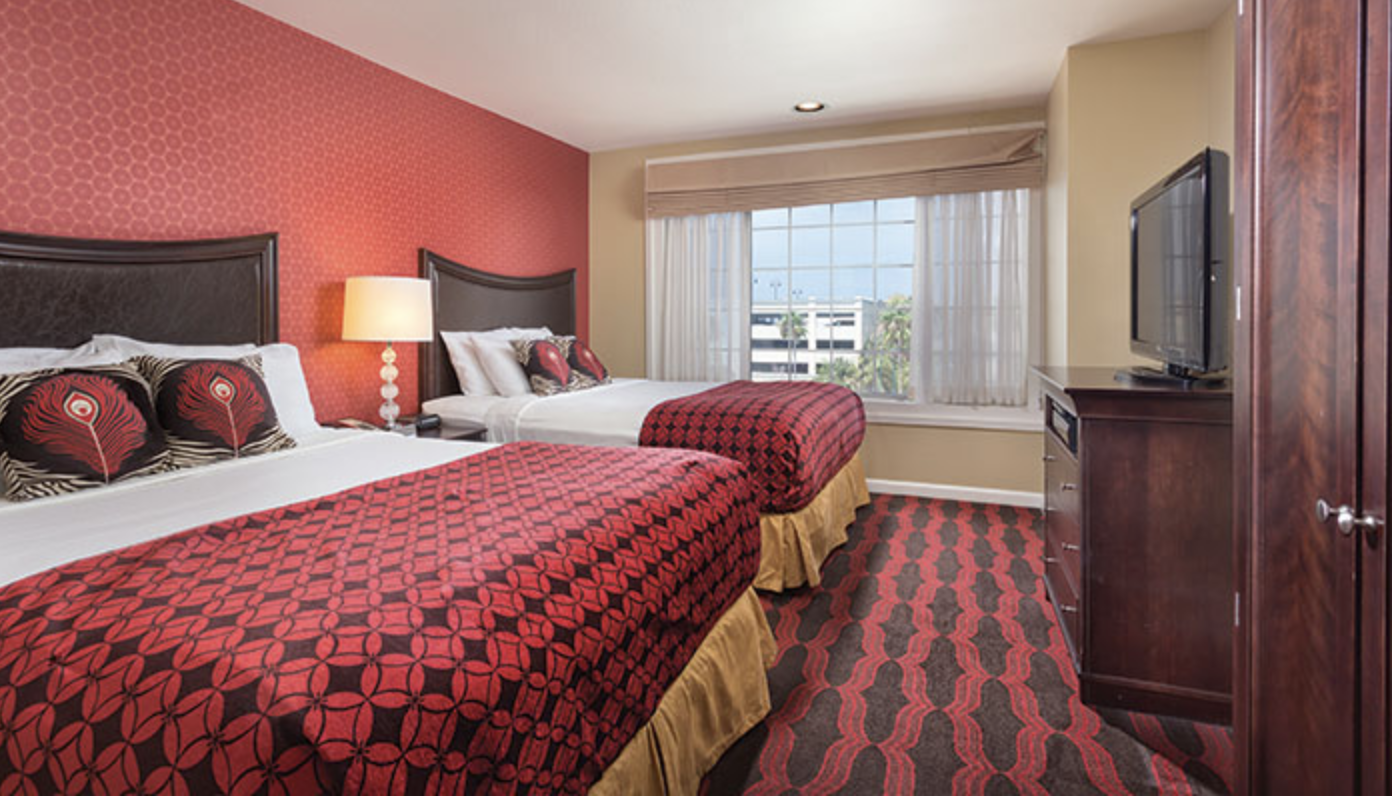 Walk to Disneyland! Hotel Style Apt Sleeps 6! Condominiums for Rent