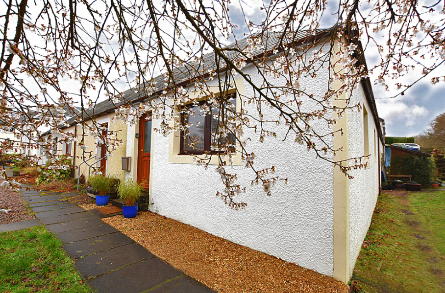 10 Torlundy Courtyard. Cosy Highland Getaway