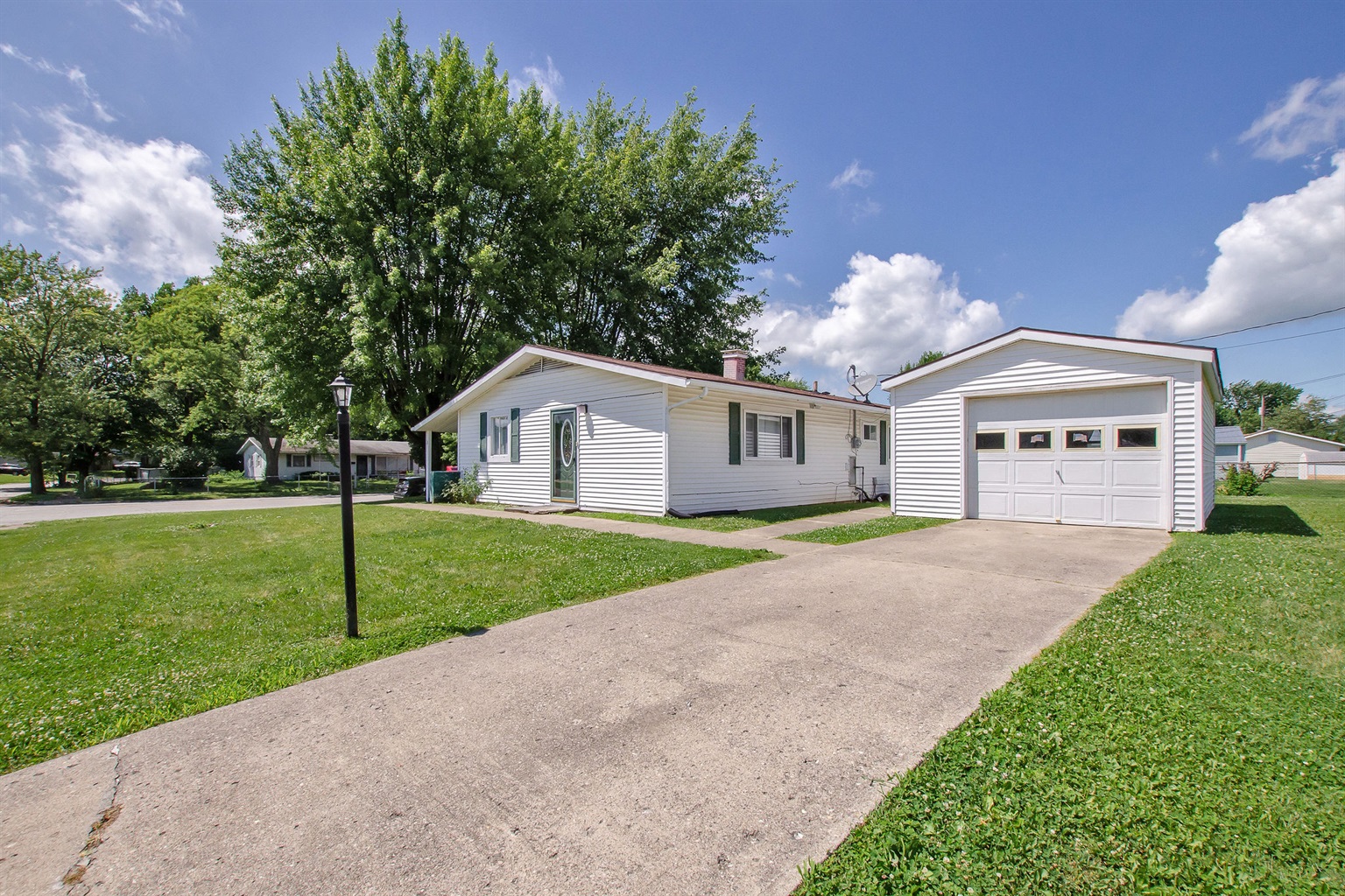Charming ranch, close to Speedway, Grissom AFB, Downtown Kokomo