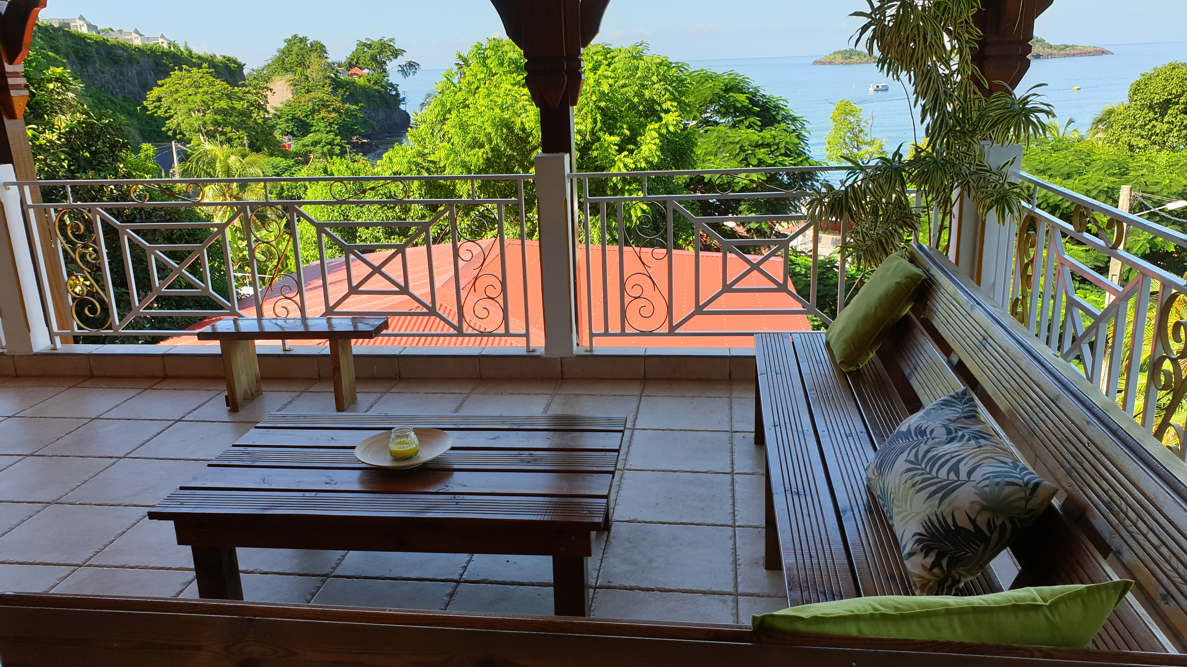 Grande Villa THEANA on MALENDURE beach