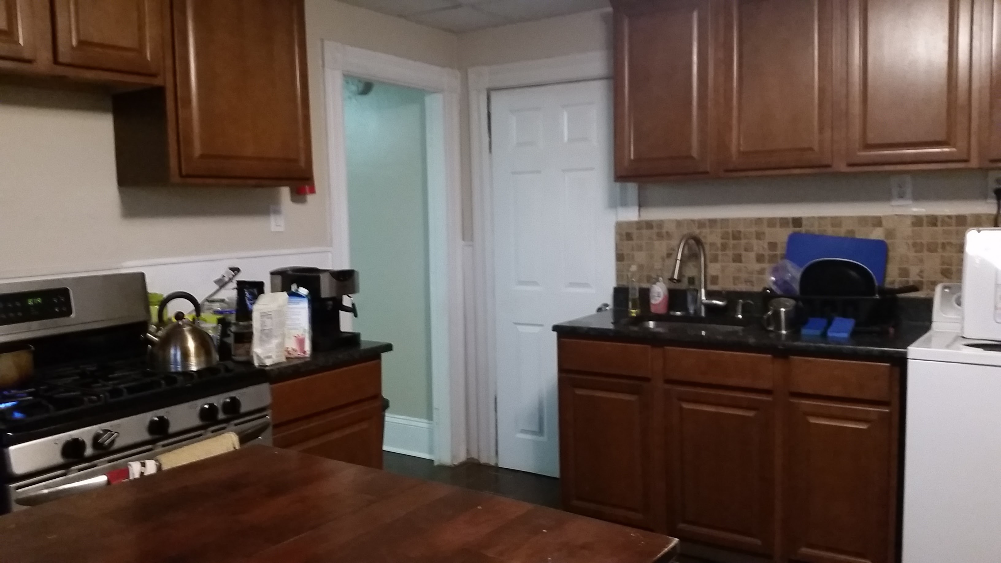 Private room close to public transportation in East Boston, Boston