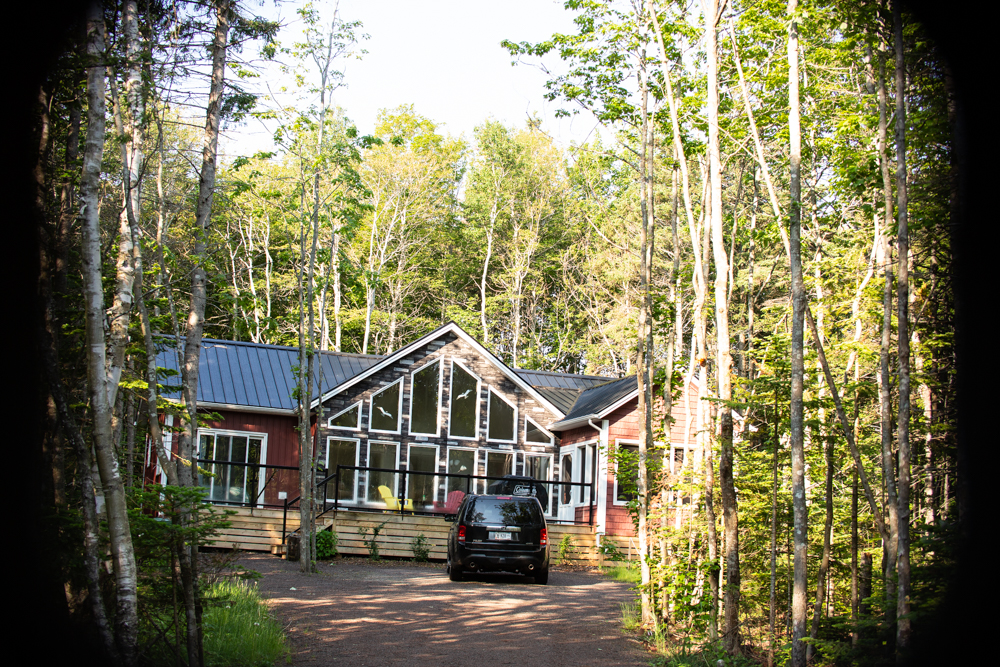 3 bdrm executive cottage with private beach access