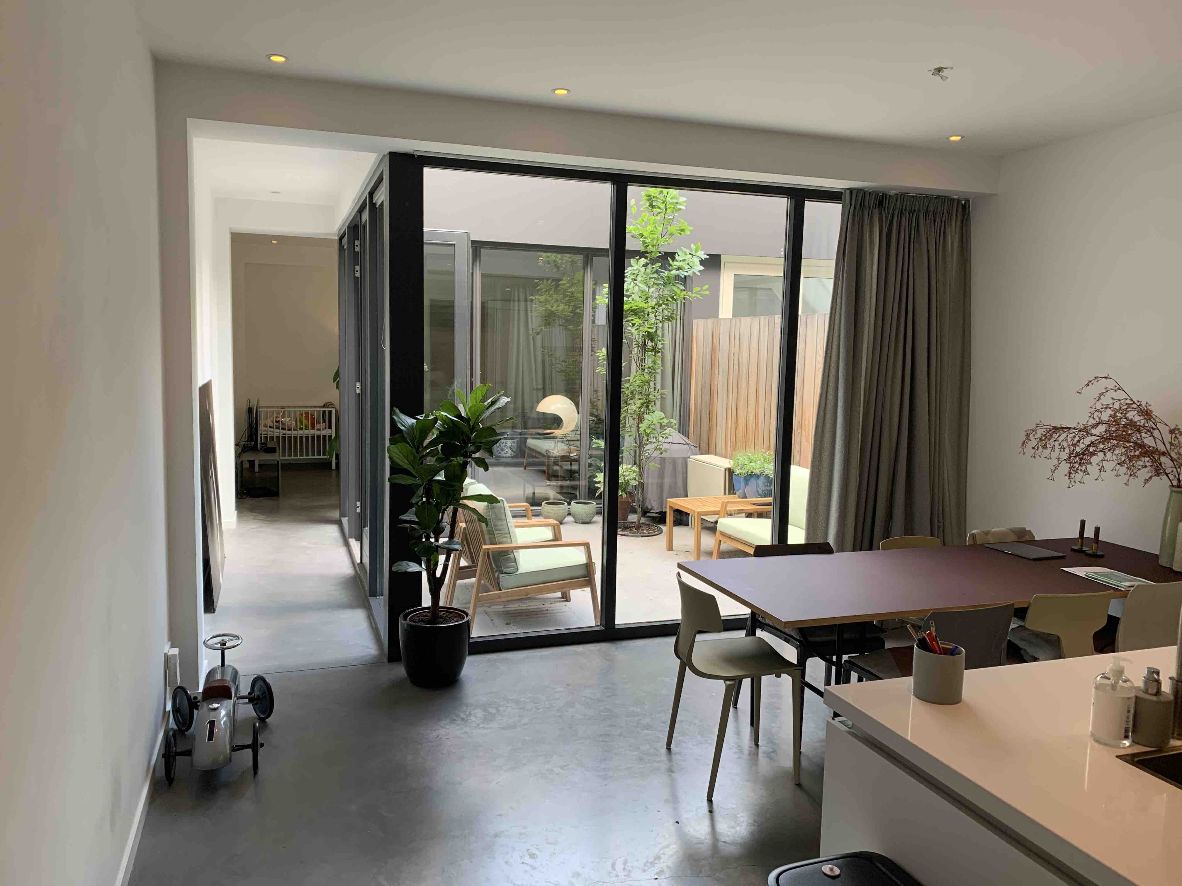 Lovely 1 bedroom condo with patio @ De Pijp — Amsterdam stay