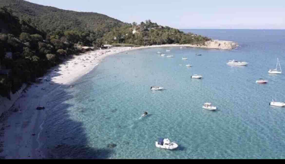 2 minutes from a magnificent beach rental 4 people