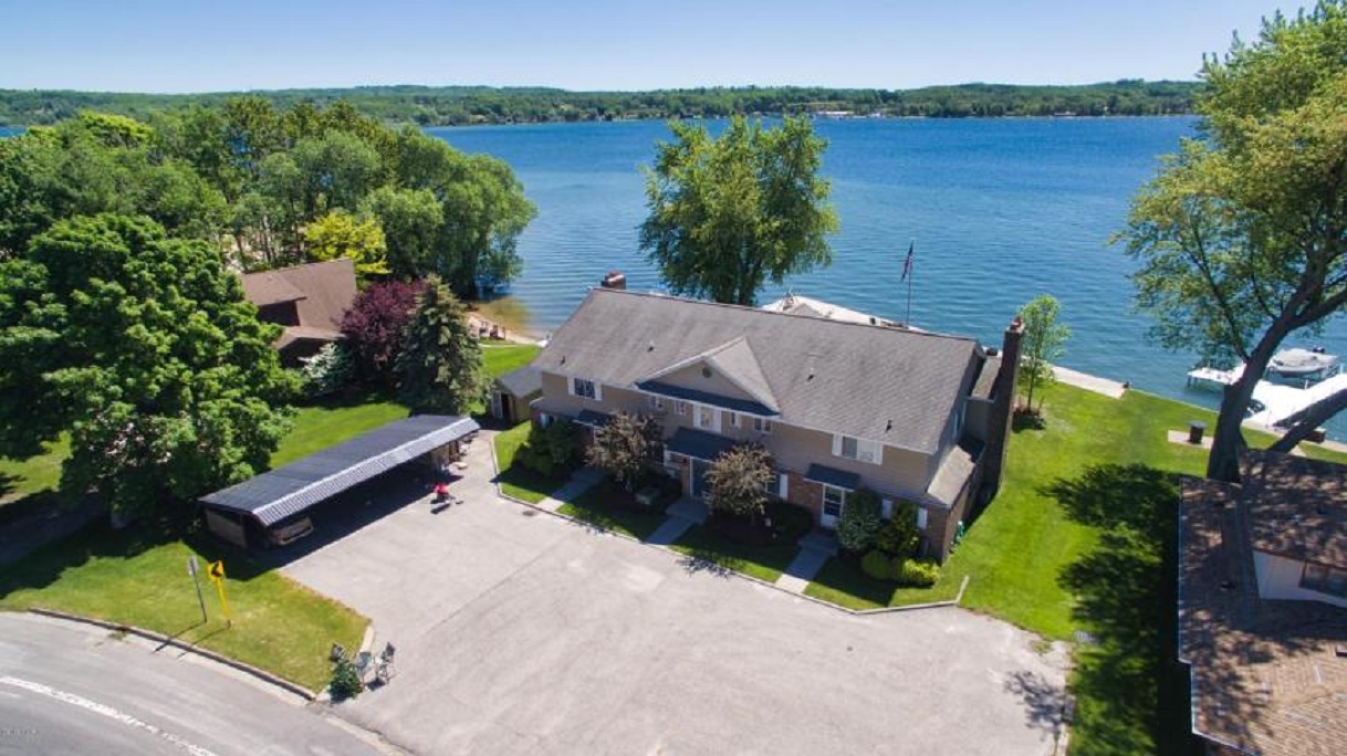 Wonderful Waterfront Condo in Village Of Onekama Condominiums for