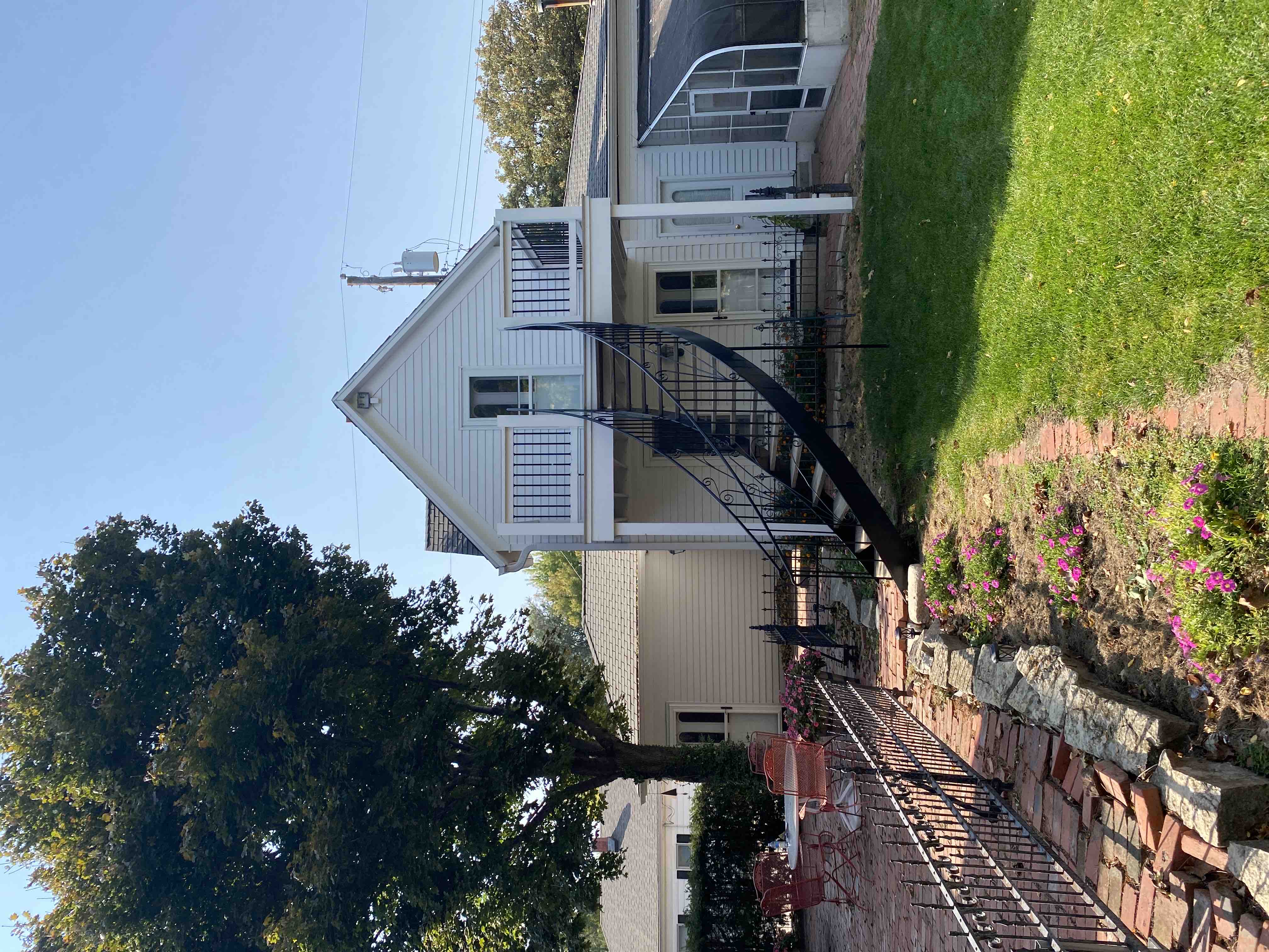 The Carriage House Tiny houses for Rent in Aurora, Nebraska, United